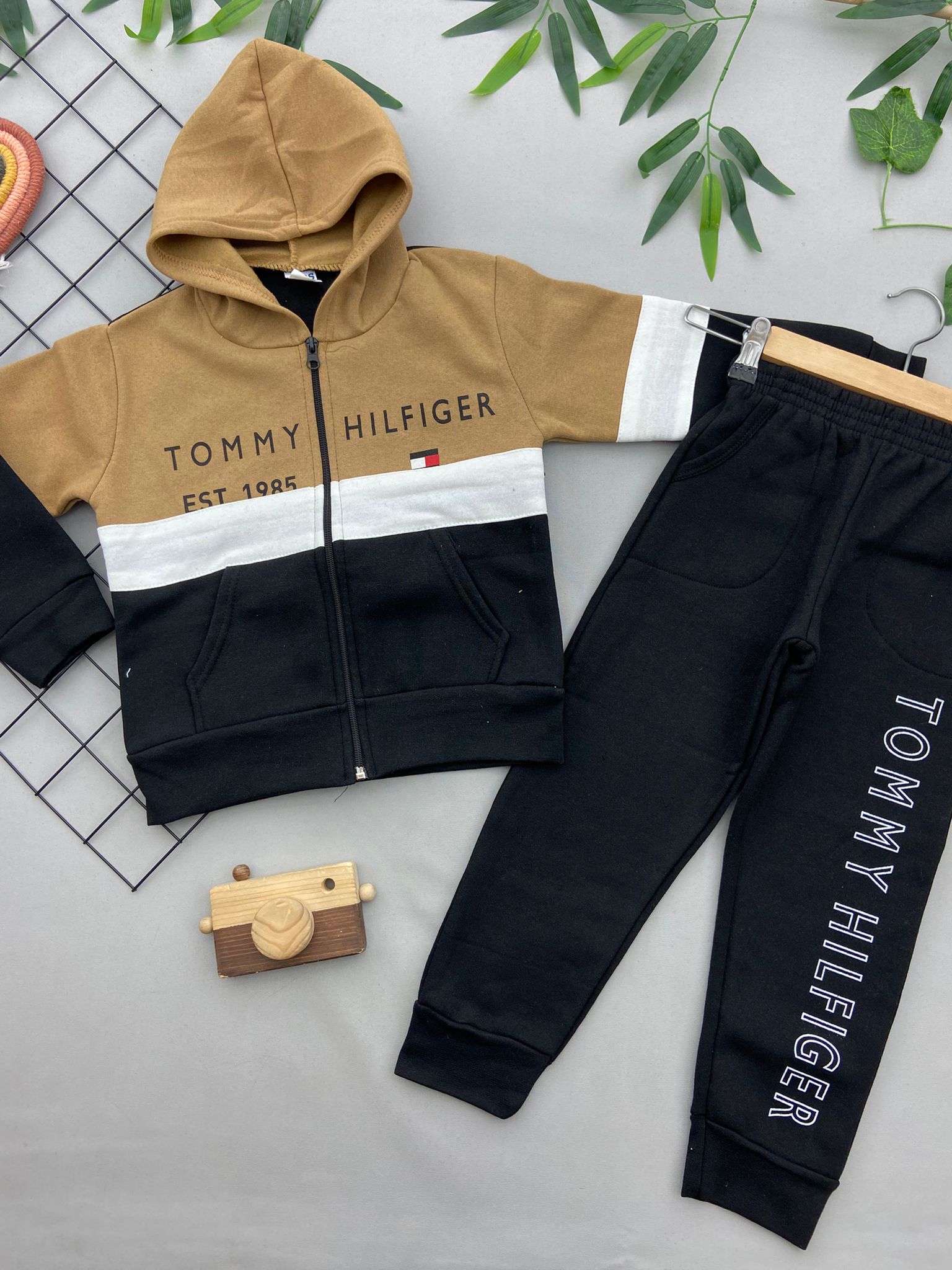 YAZI DETAYLI ERKEK ÇOCUK TAKIM