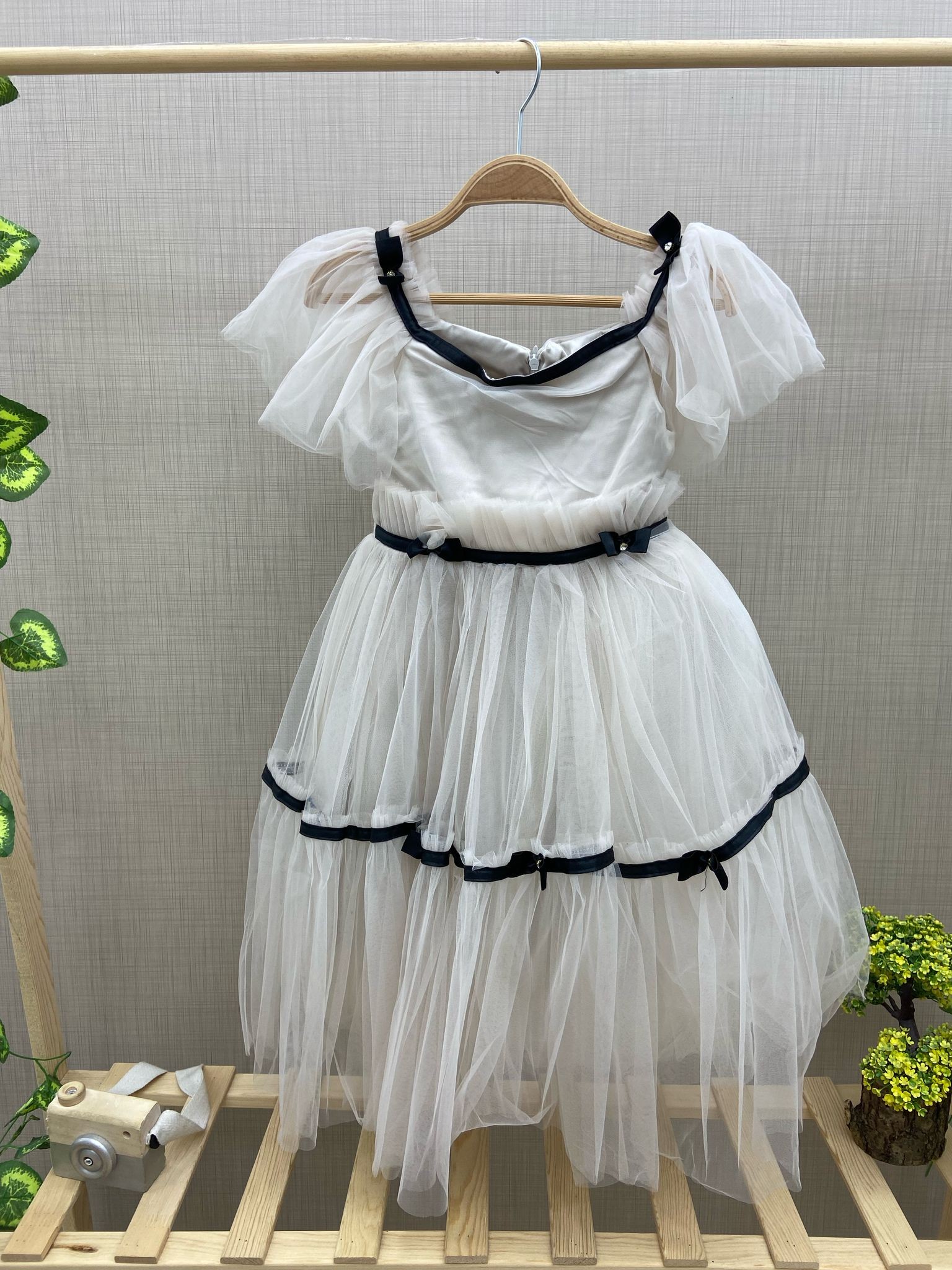 ⭐ MİNİK KURDALE DETAYLI TÜL KIZ ÇOCUK ELBİSE