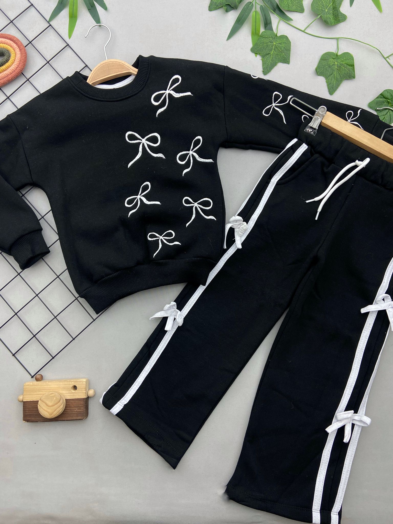 KURDALE DETAYLI KIZ COCUK TAKIM