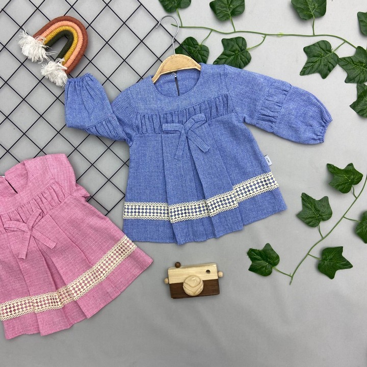 ⭐ KÜÇÜK KURDALE DETAYLI KIZ BEBEK ELBİSE