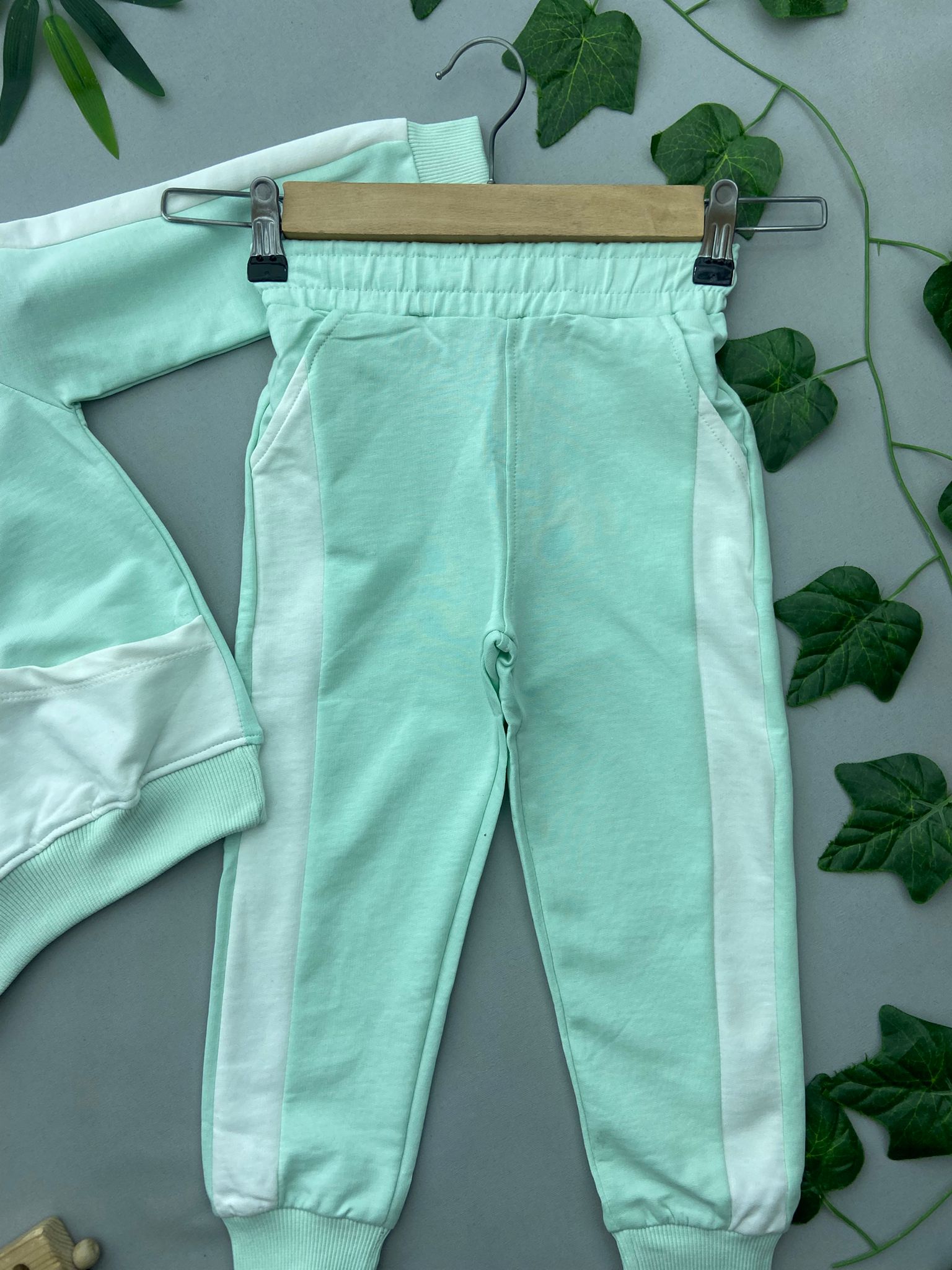 RENKLI CICEK DETAYLI KIZ COCUK TAKIM