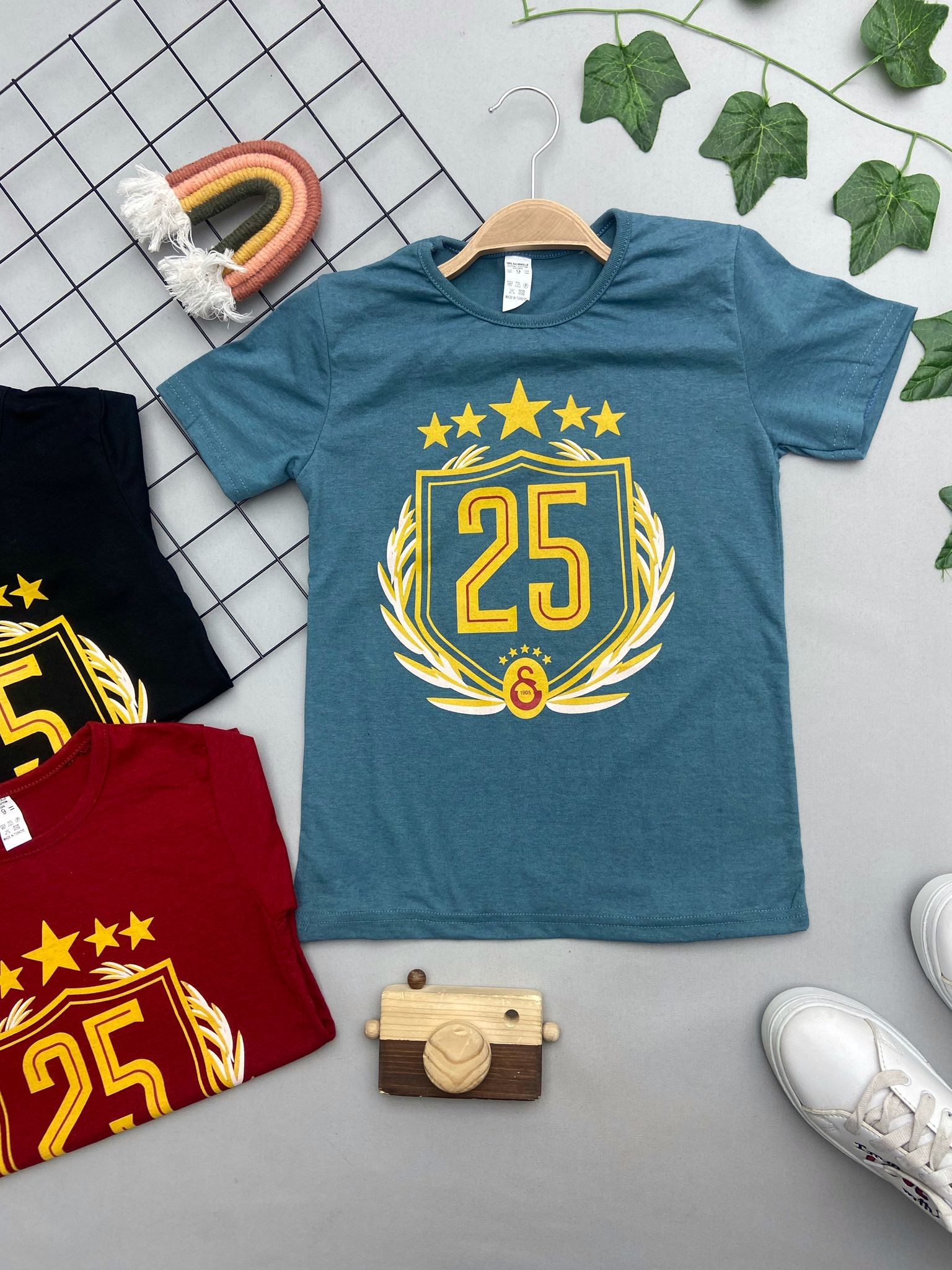 25 YAZILI ERKEK COCUK UST