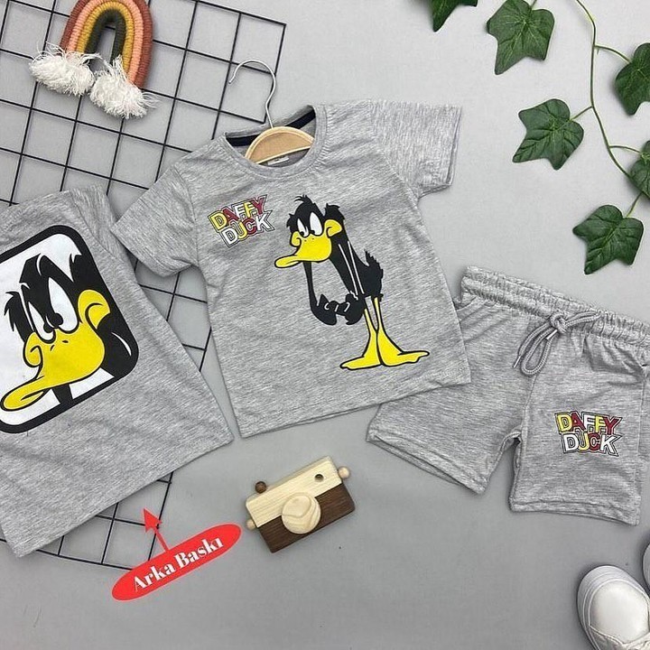DUFFY DUCK BASKILI ERKEK ÇOCUK TAKIM