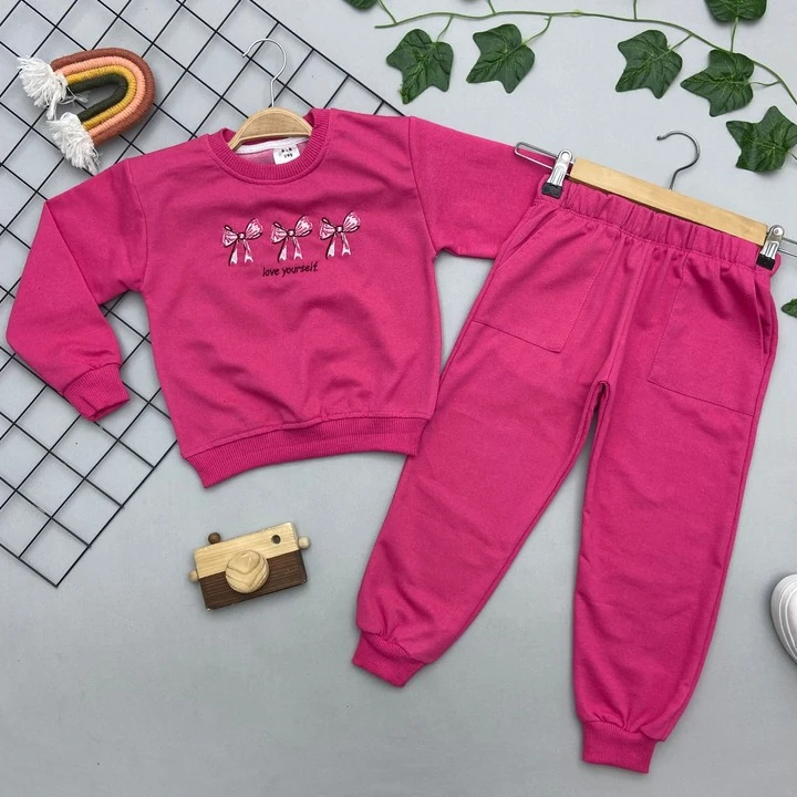 KURDALE DETAYLI KIZ ÇOCUK TAKIM