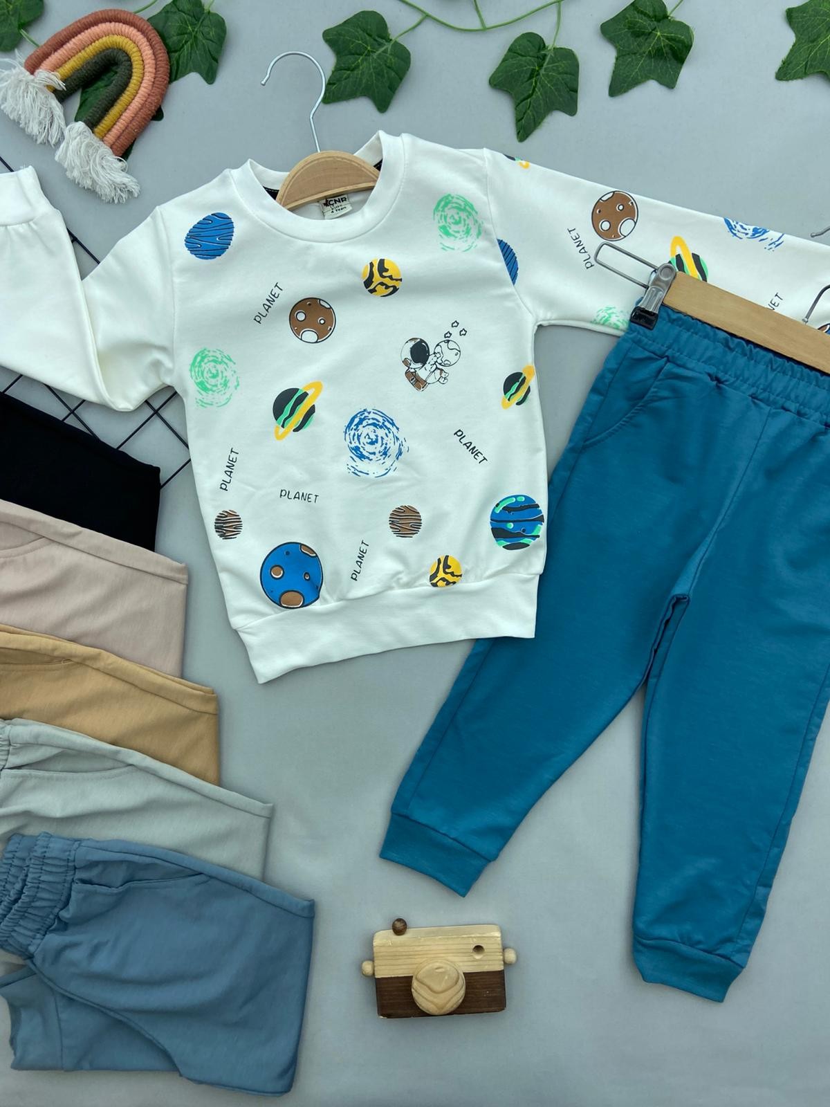 PLANET YAZILI ERKEK COCUK TAKIM