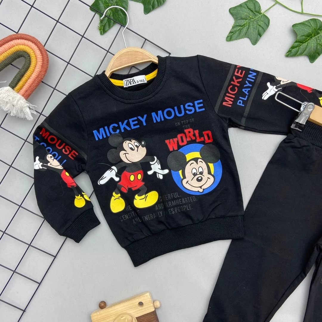 WORLD YAZILI ERKEK COCUK TAKIM