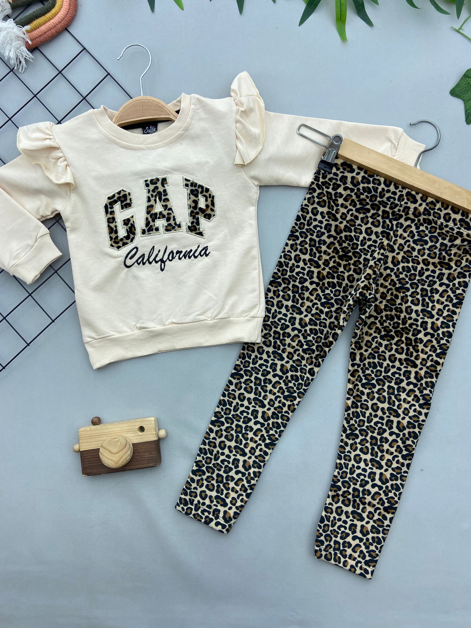 CALIFORNIA YAZILI KIZ COCUK TAKIMMM