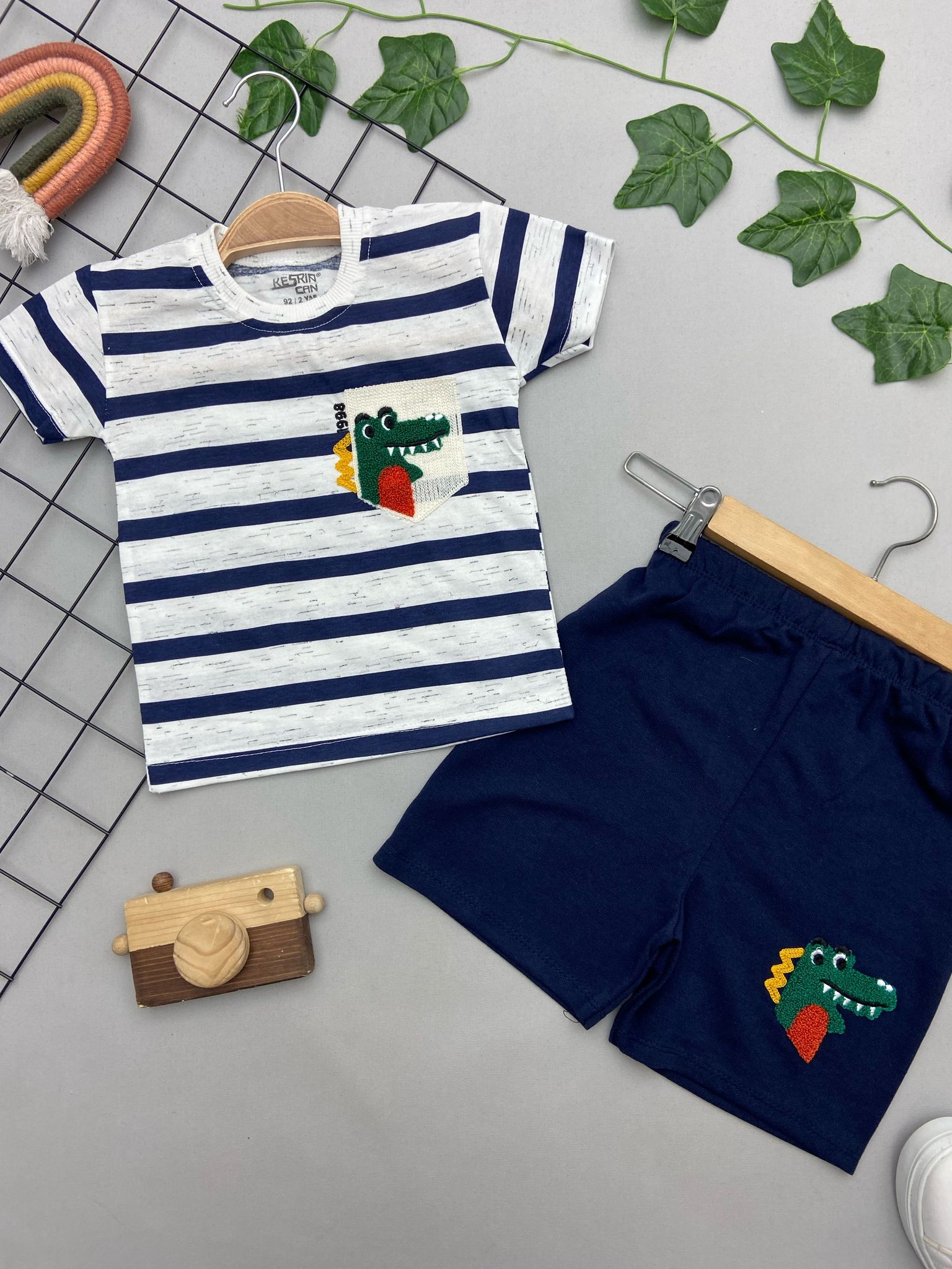 ⭐ TİMSAH BASKILI ERKEK ÇOCUK TAKIM