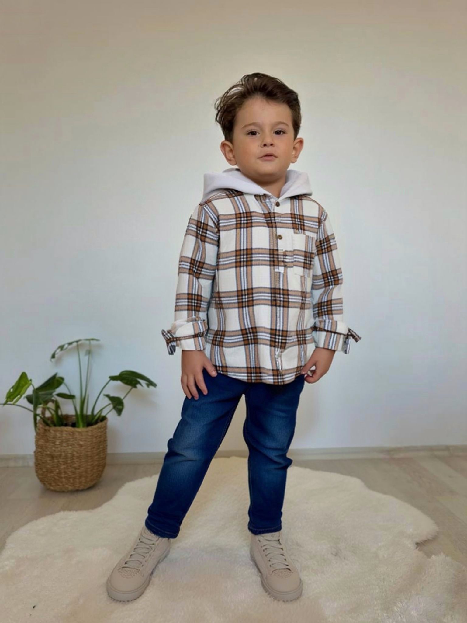 KARE GÖMLEKLİ ERKEK ÇOCUK TAKIM