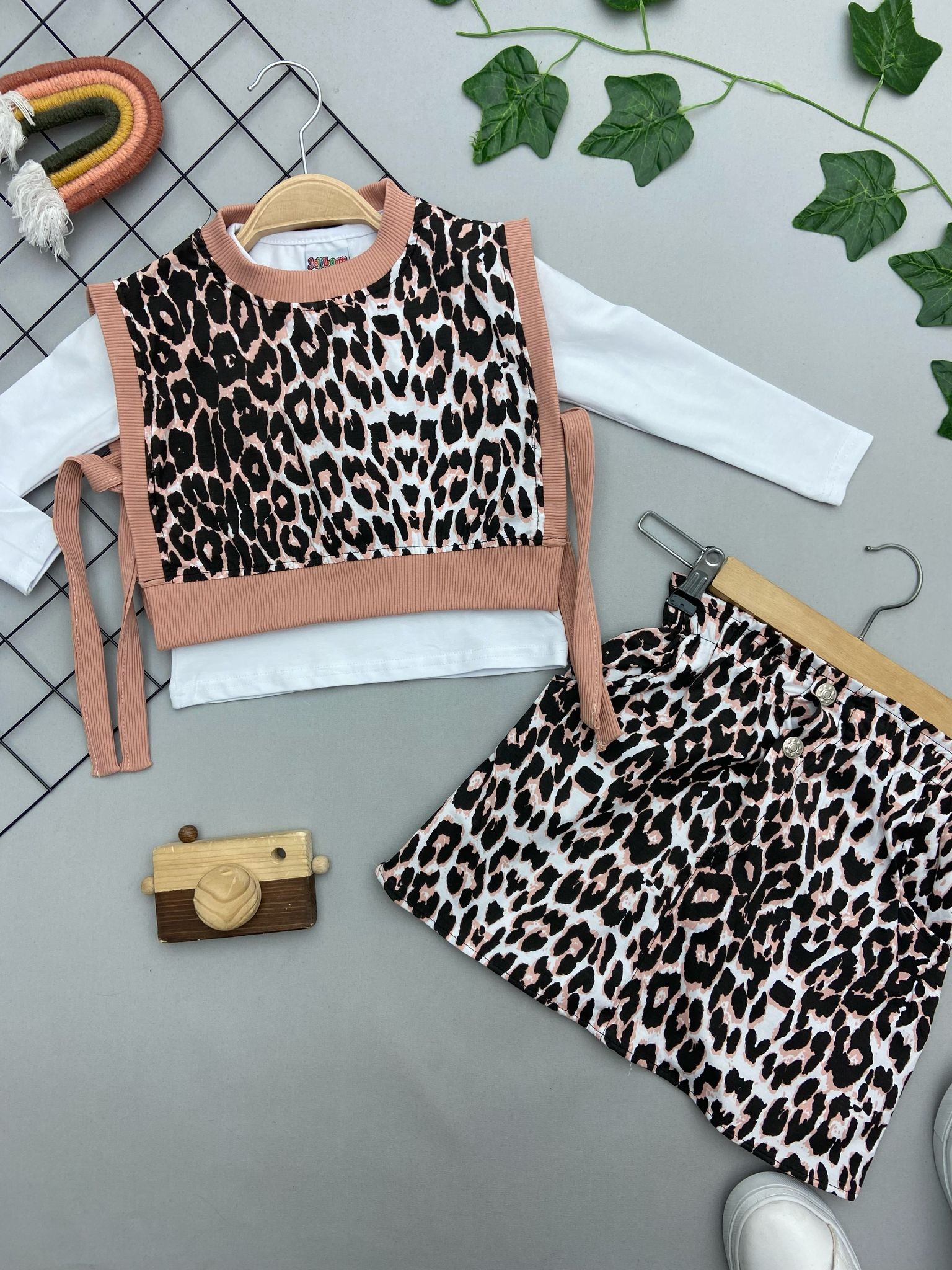 LEOPAR CROP DETAYLI KIZ ÇOCUK TAKIM