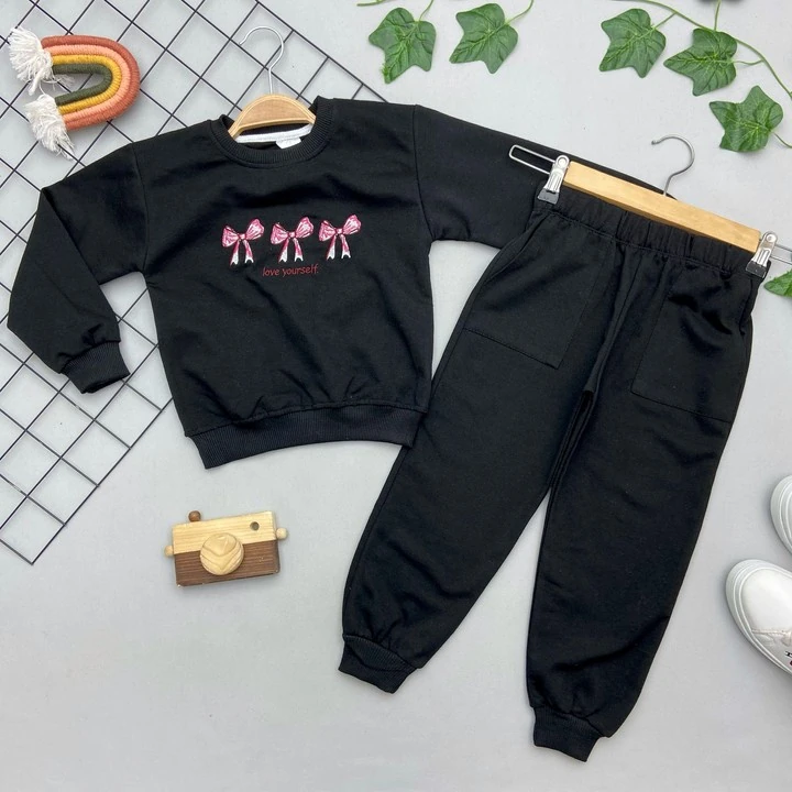 KURDALE DETAYLI KIZ ÇOCUK TAKIM