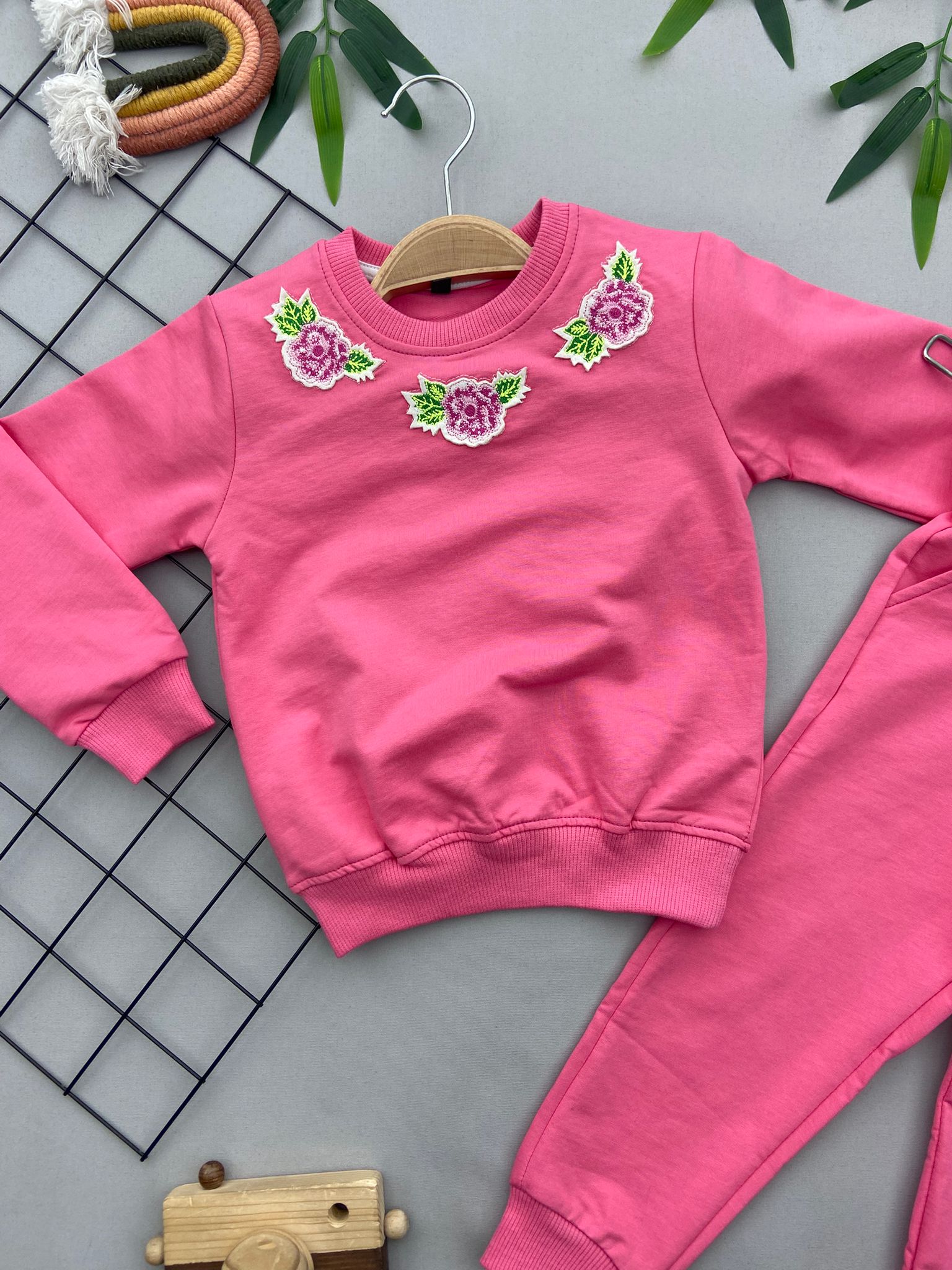 YAKA GÜL BASKILI KIZ COCUK TAKIM