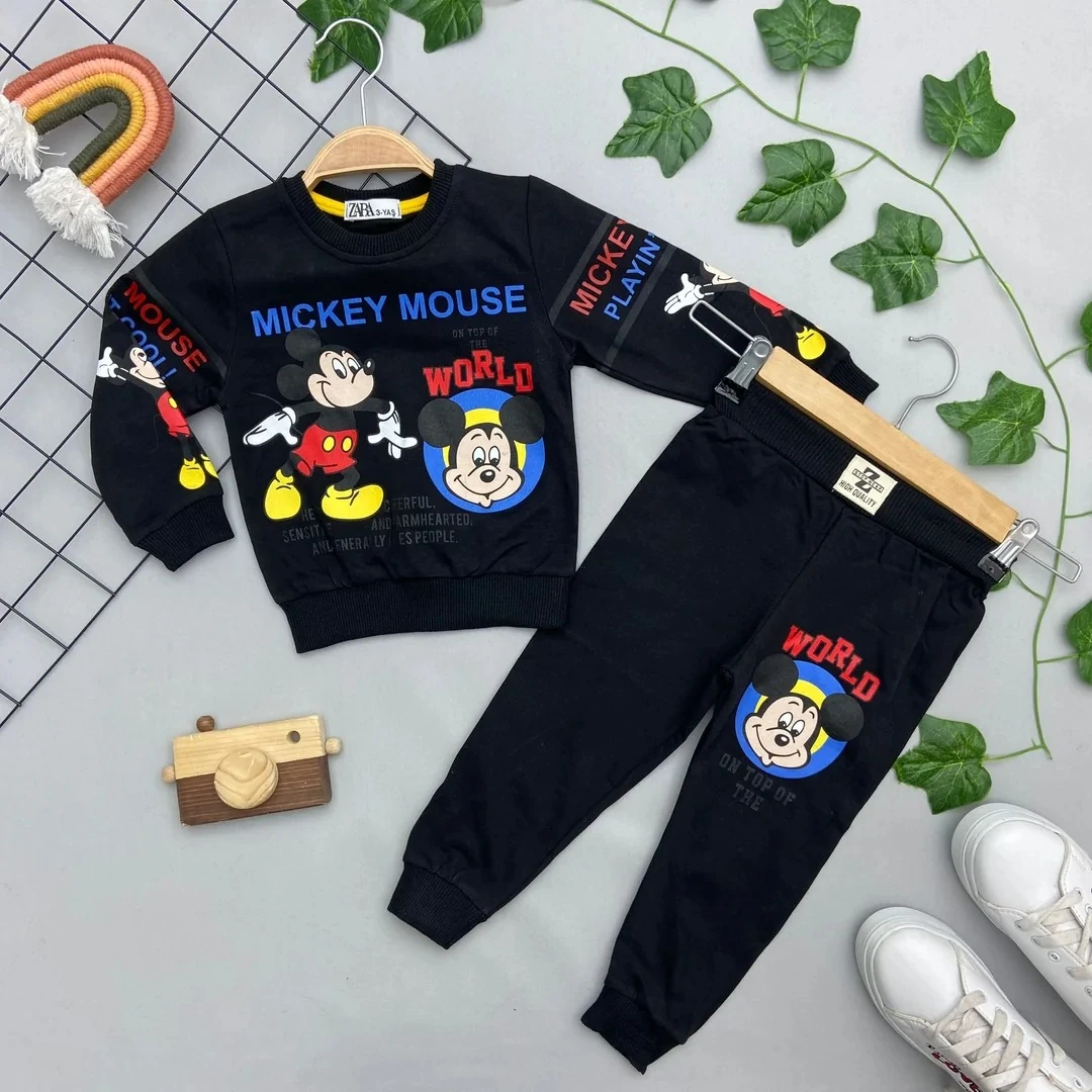 WORLD YAZILI ERKEK COCUK TAKIM