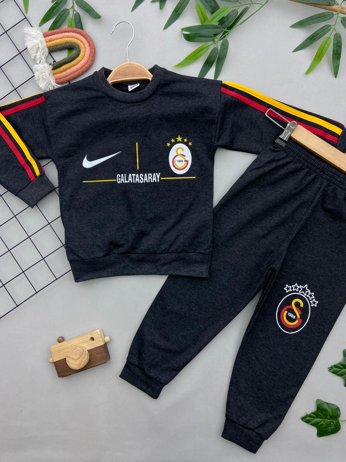 TARAFTAR BASKILI ERKEK COCUK TAKIM