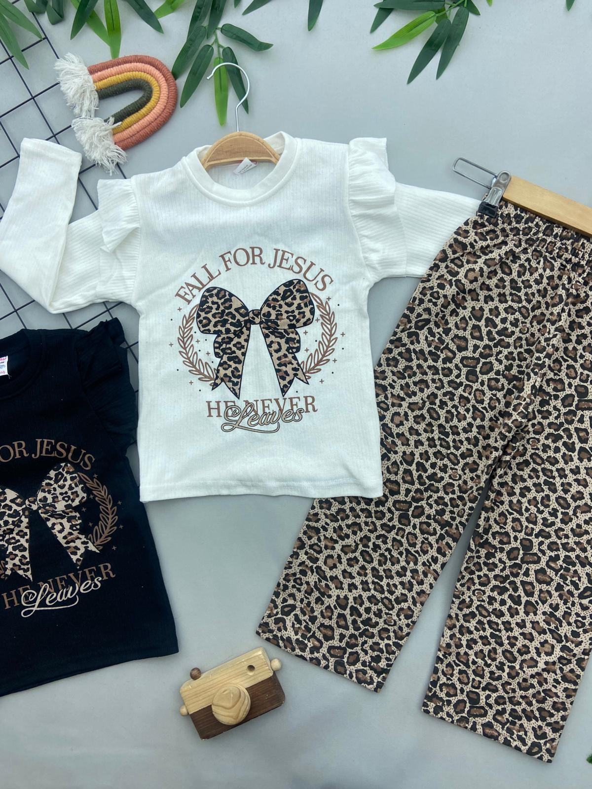 LEOPAR KURDALE DETAYLI KIZ COCUK TAKIM