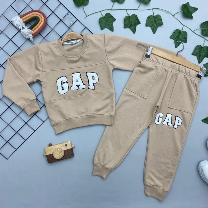 GAP YAZILI ERKEK ÇOCUK TAKIM