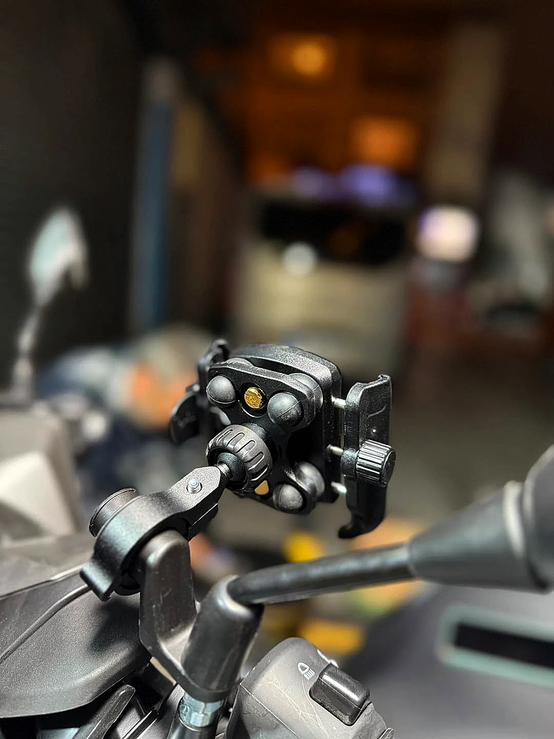 Titreşim Modüllü Telefon Tutucu