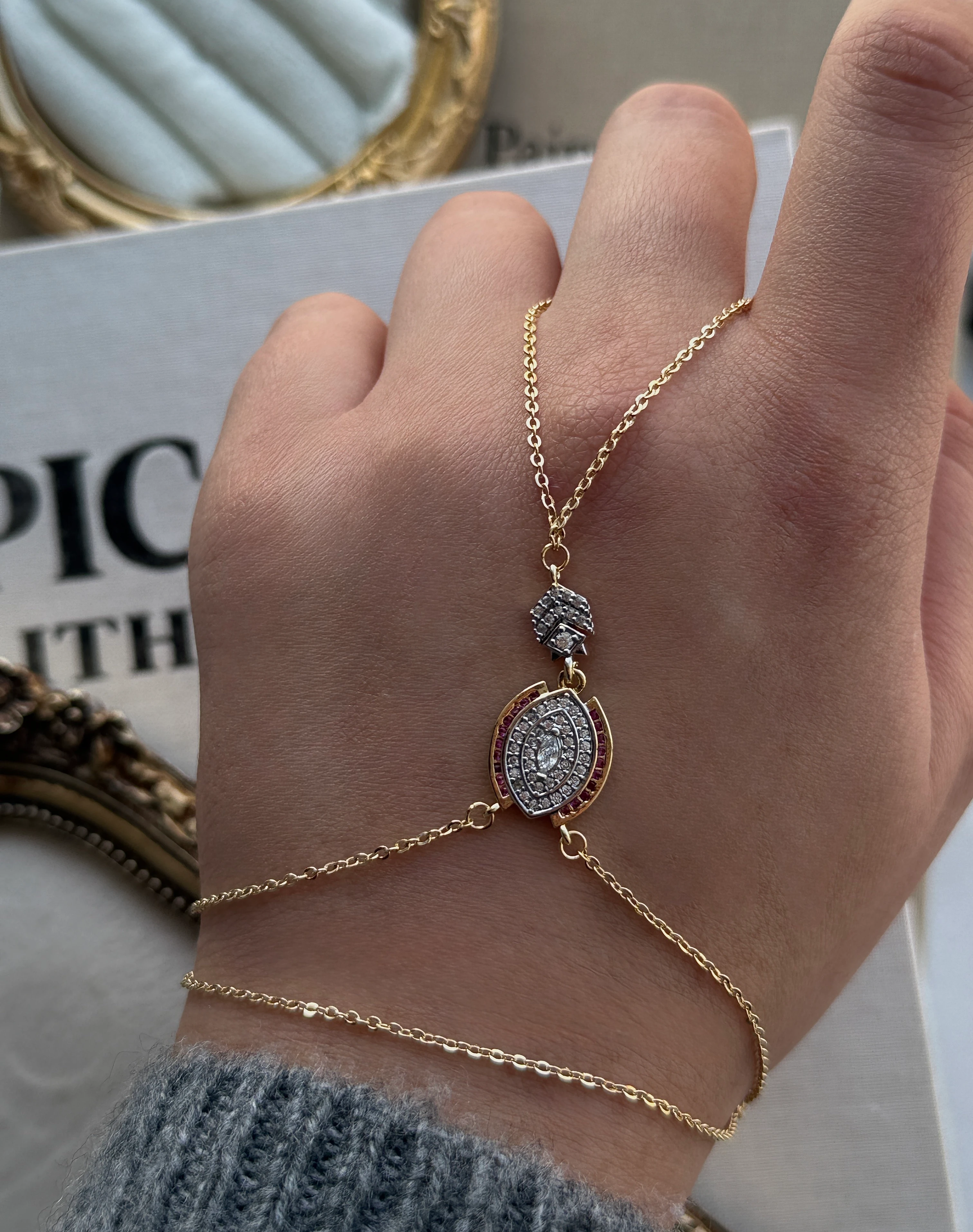 aura vintage şahmeran