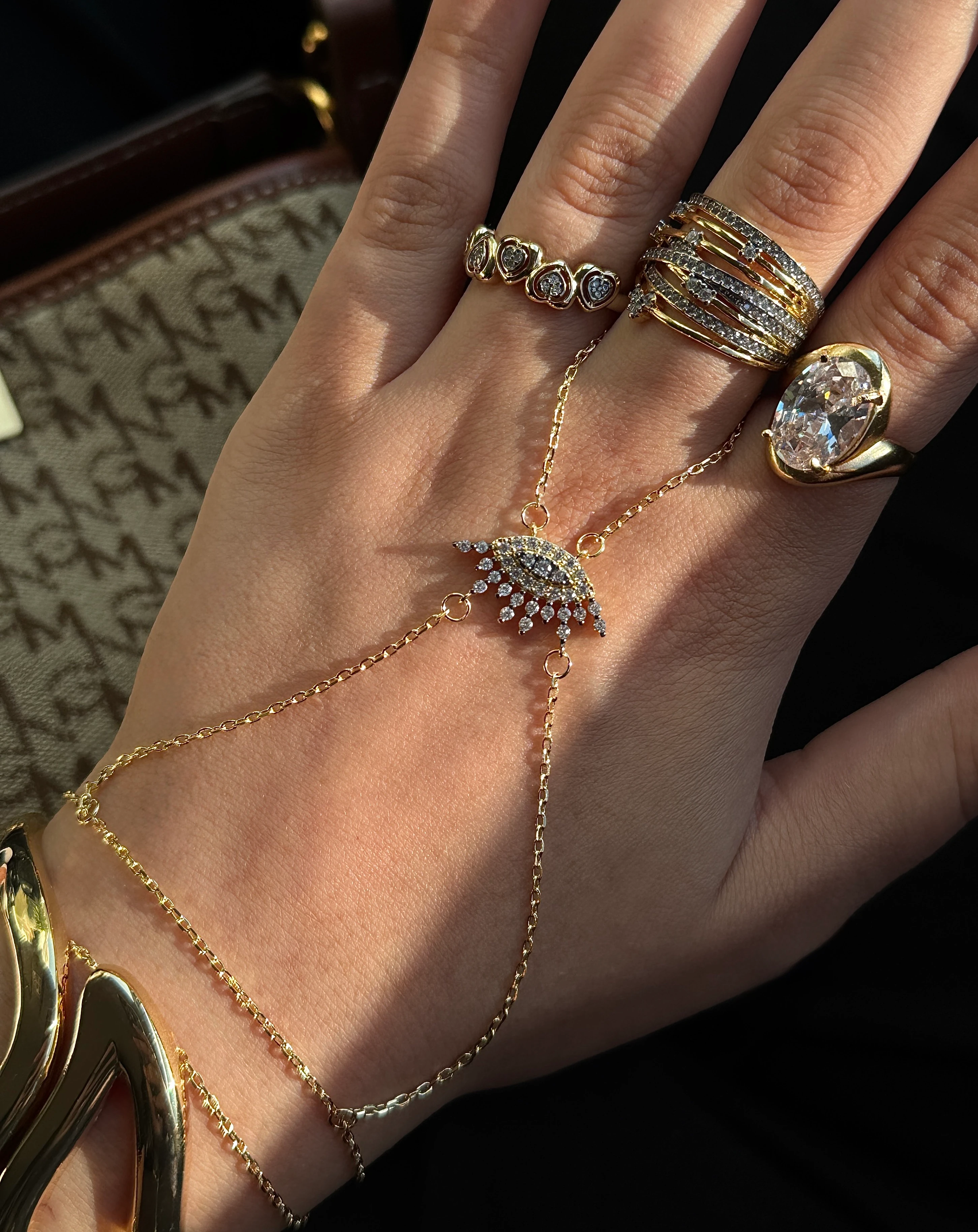 göz figürlü şahmeran