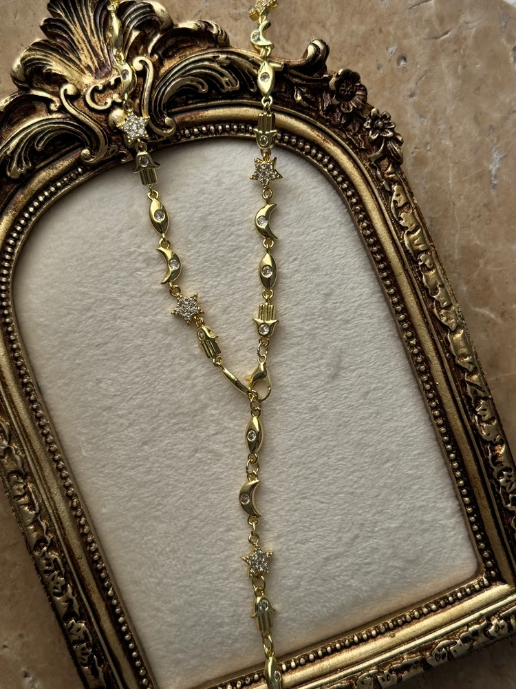 Vip manifest Y kolye