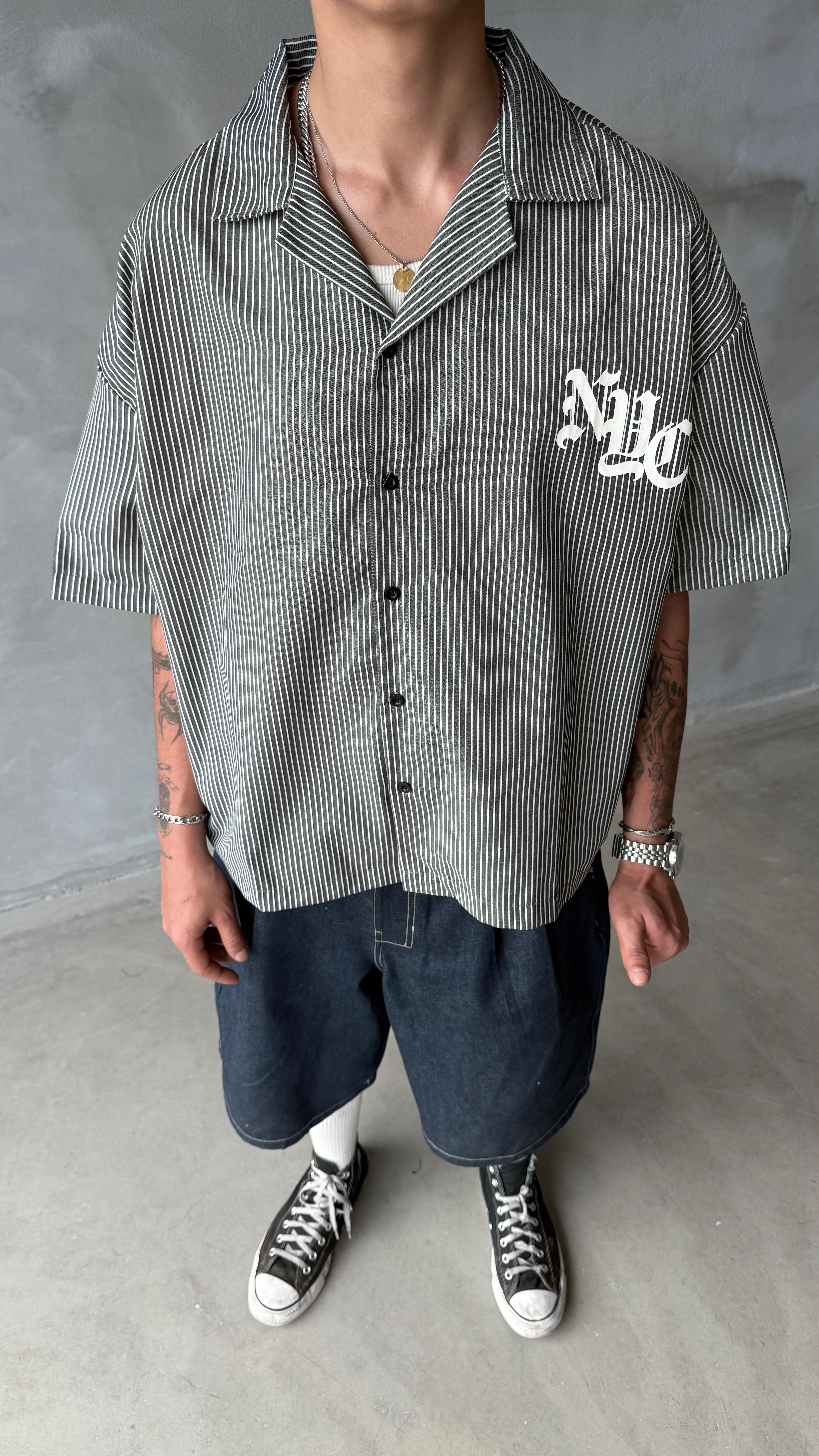 Siyah NYC Çizgili Oversize Gömlek