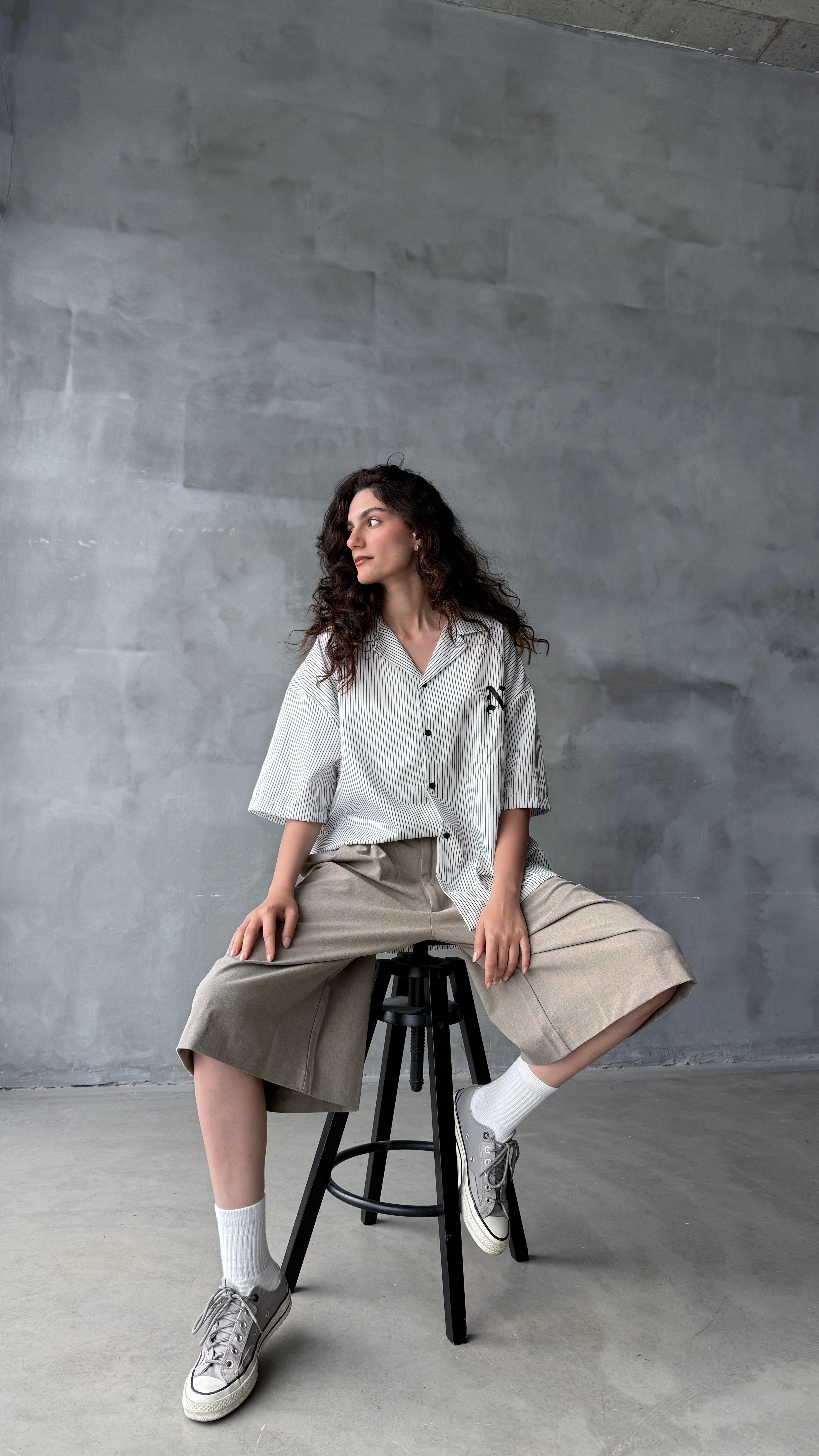 Beyaz NYC Çizgili Oversize Gömlek