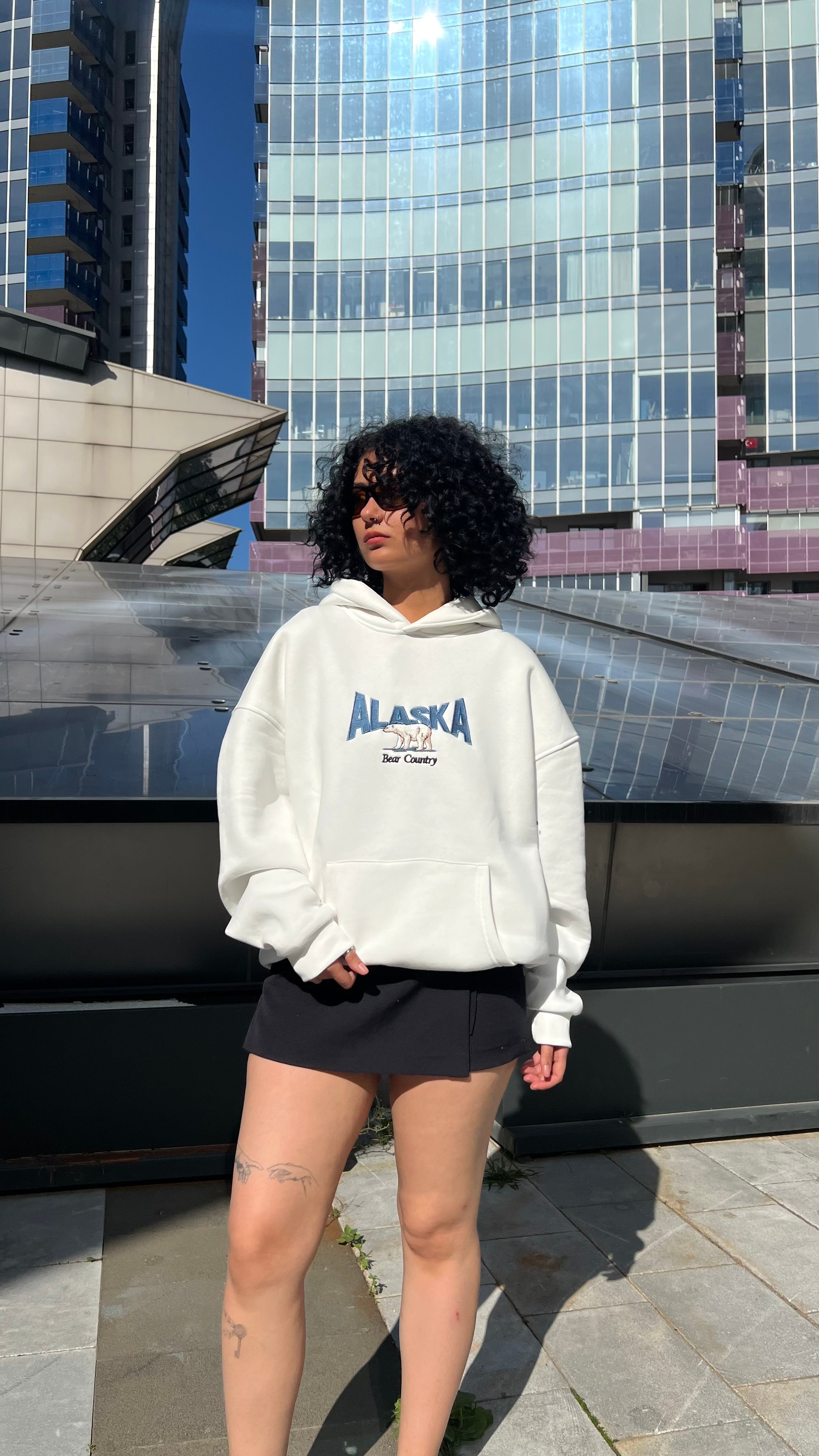 Alaska Beyaz Nakış İşlemeli Oversize Hoodie 