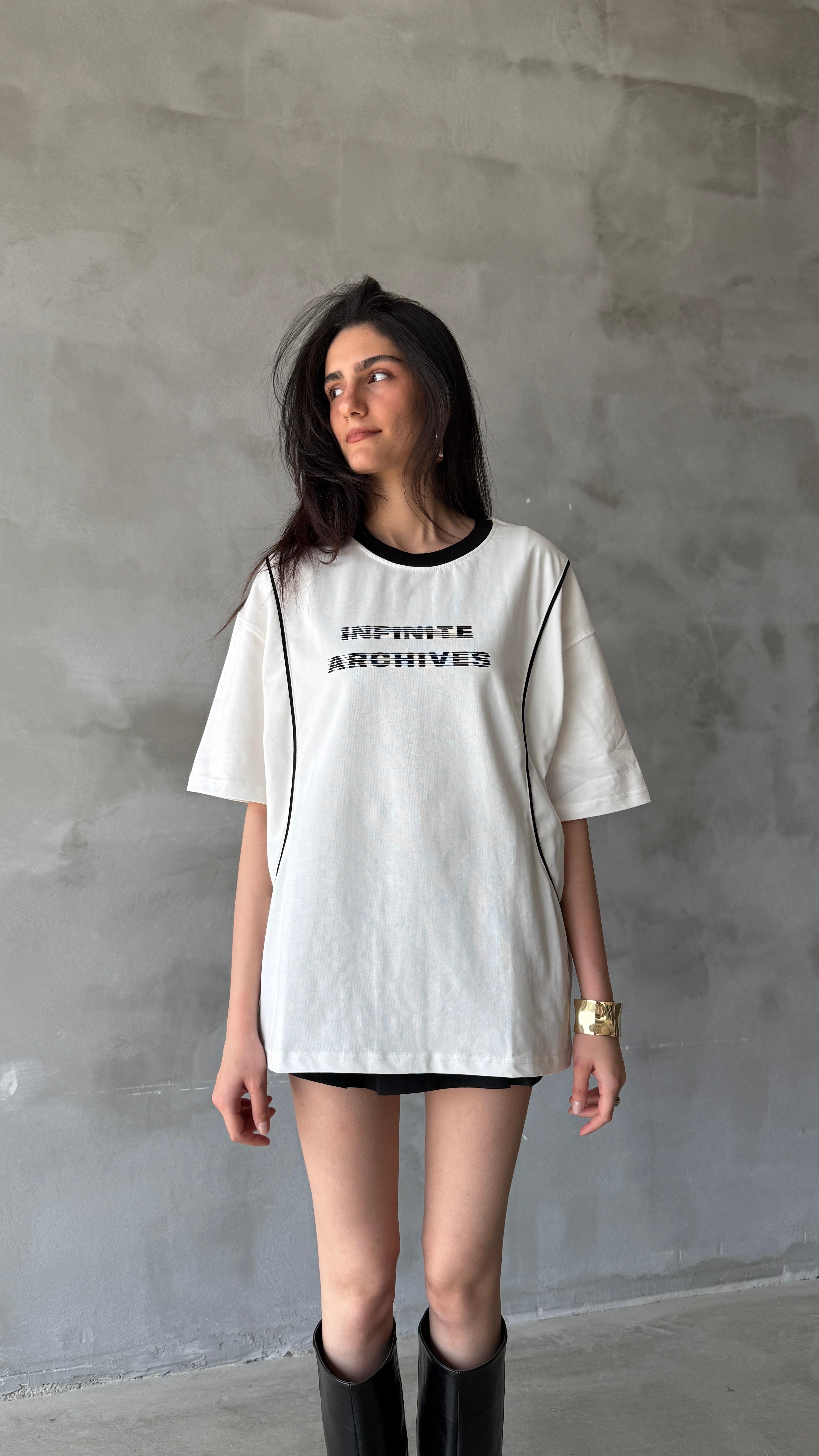 İnfinite Archives Beyaz Oversize Tişört 