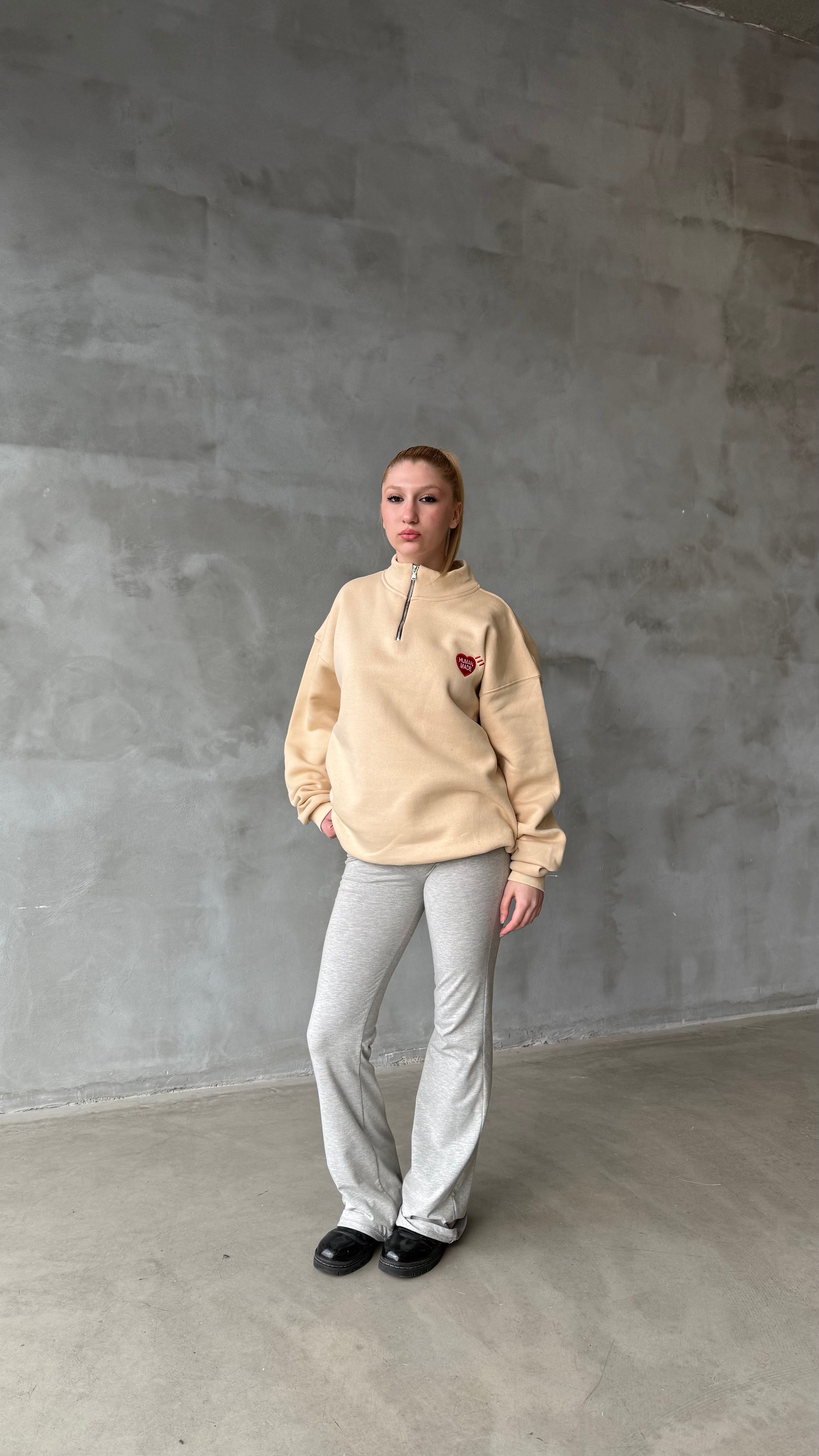 Krem Nakış İşlemeli Fermuarlı Oversize Sweatshirt