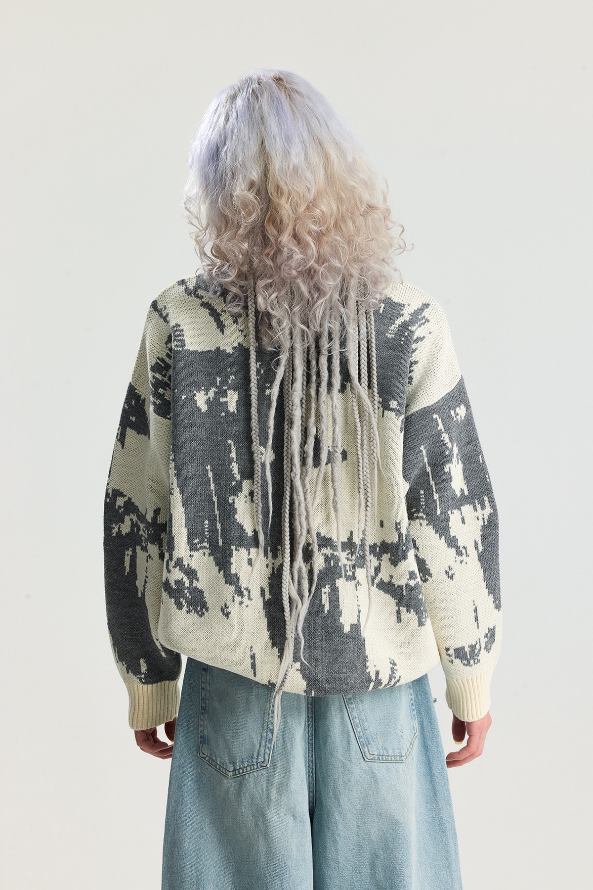 Krem Glitch Nakış Detay Premium Yıkamalı Oversize Triko Kazak