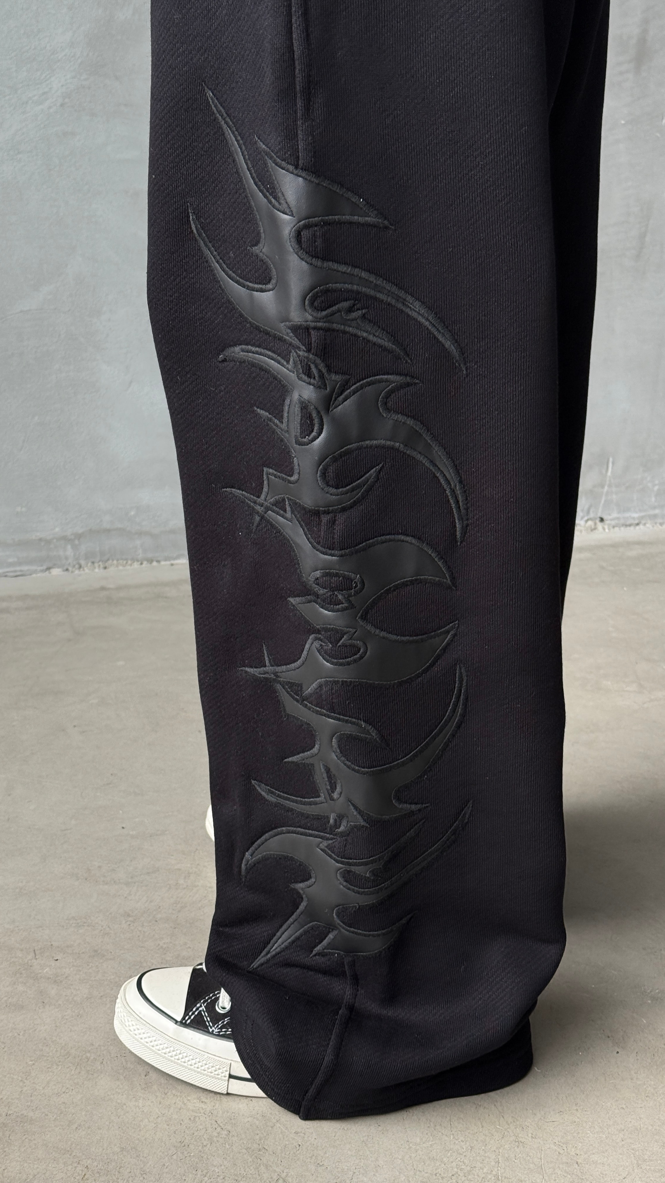 Siyah Tribal Deri Detay Premium Baggy Sweatpant