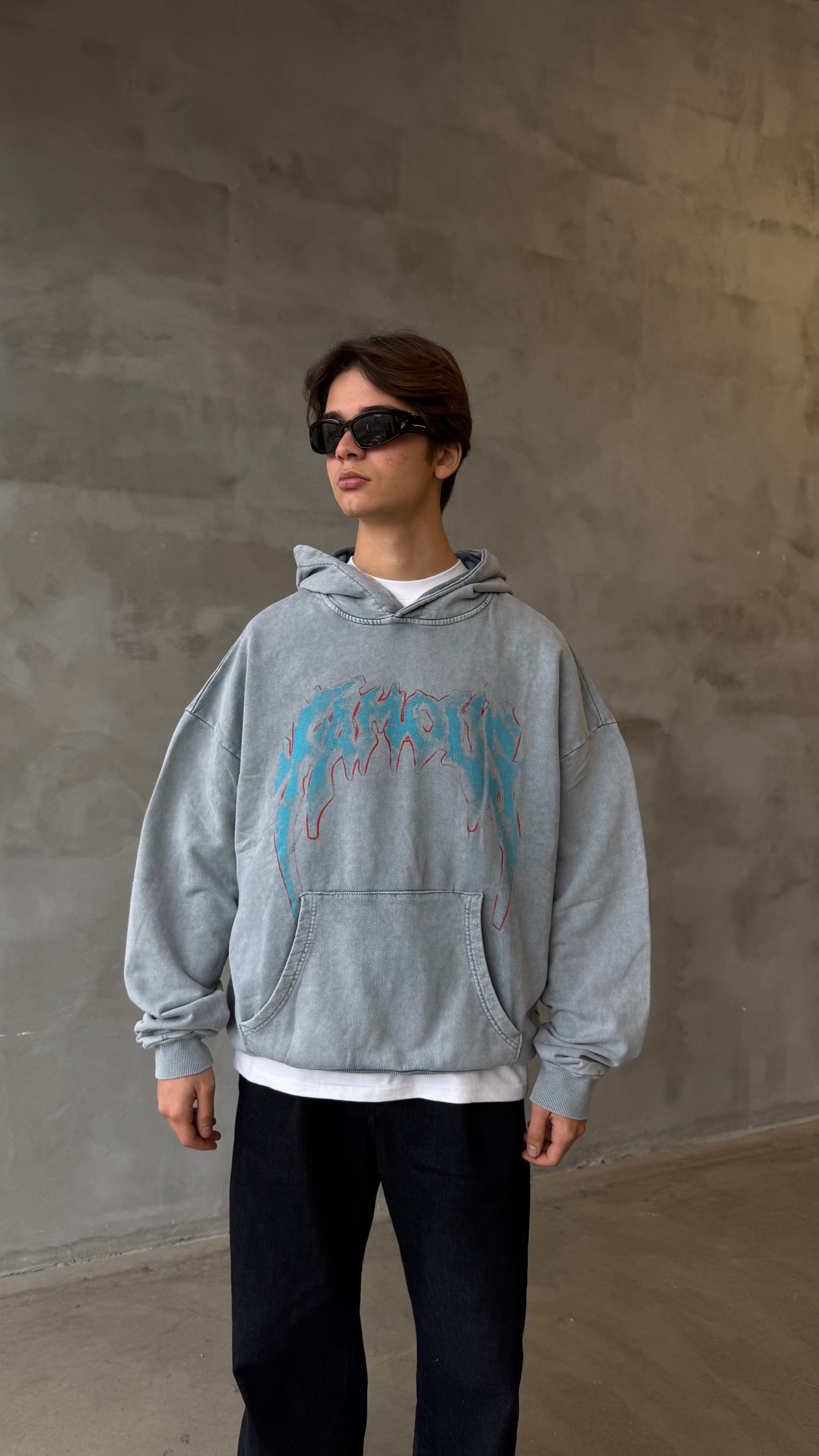 Famous Asit Yıkamalı Oversize Hoodie