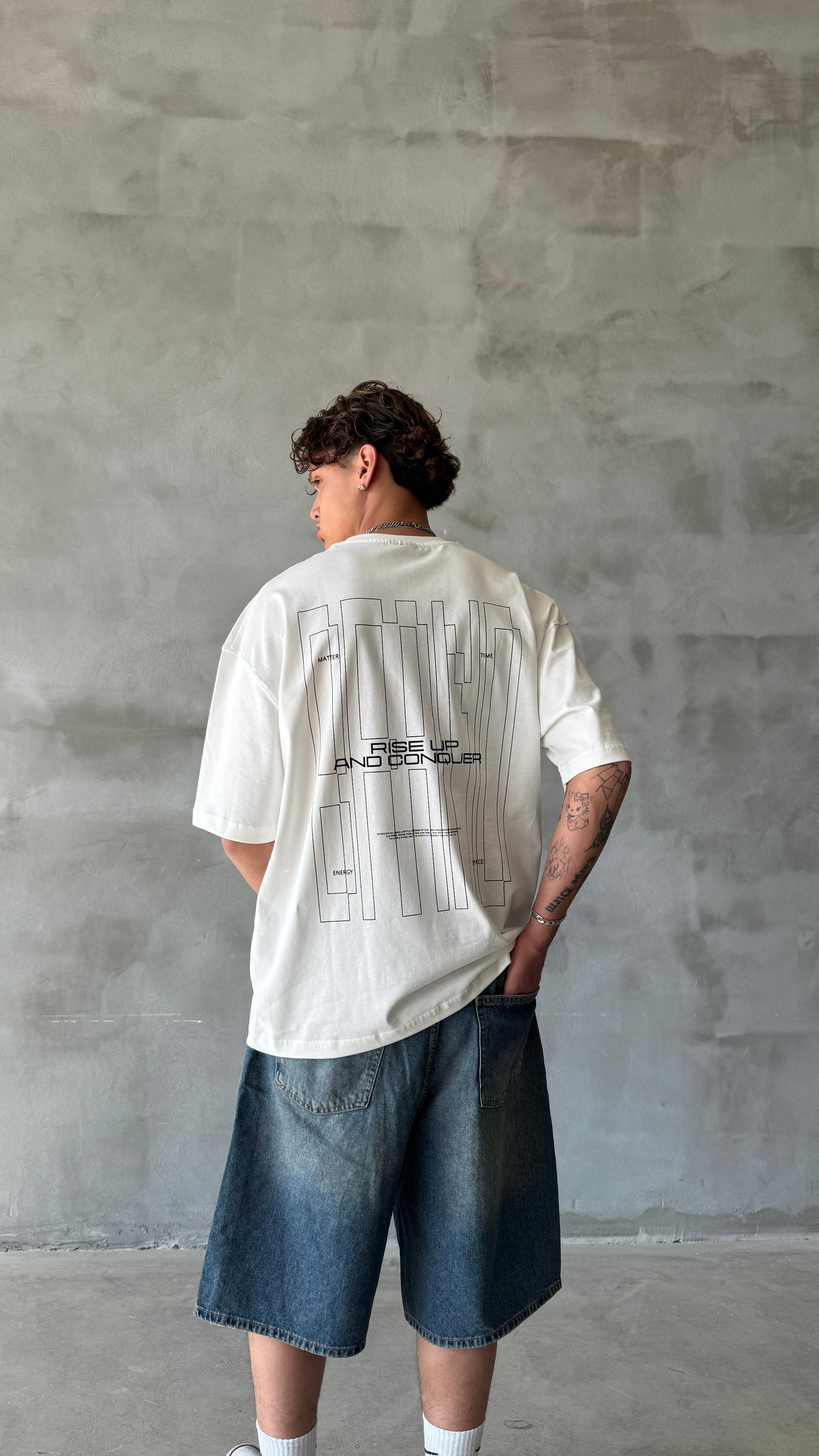 Beyaz Rise Up Oversize Tişört 