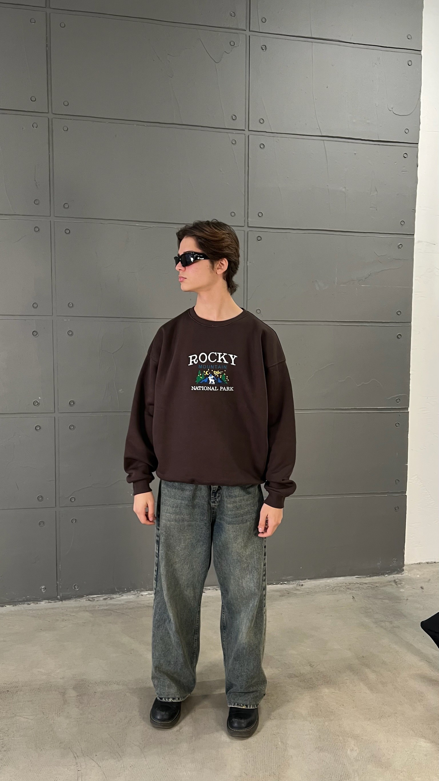 Kahverengi Rocky Nakış İşlemeli Oversize Sweatshirt 