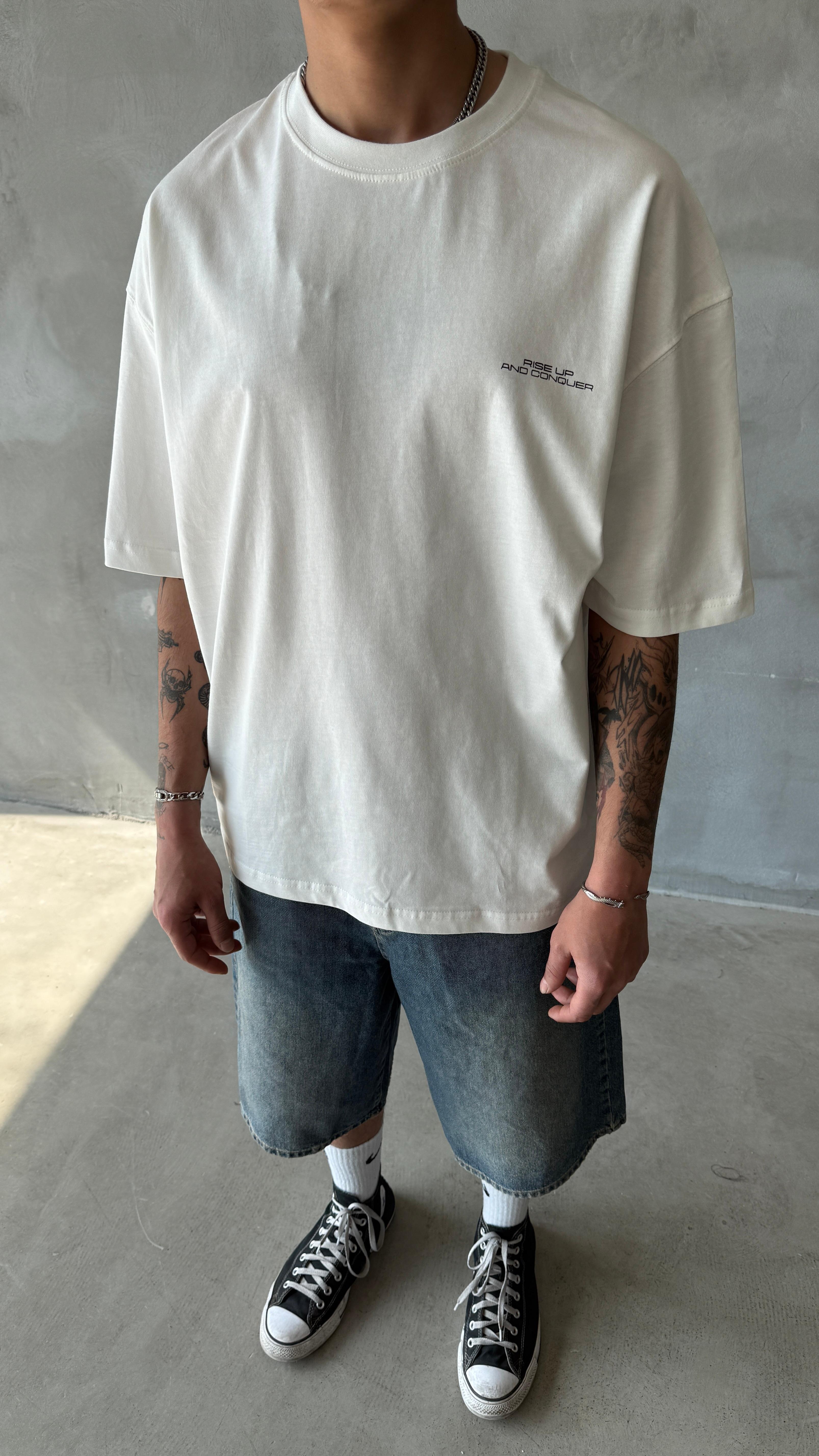 Beyaz Rise Up Oversize Tişört 