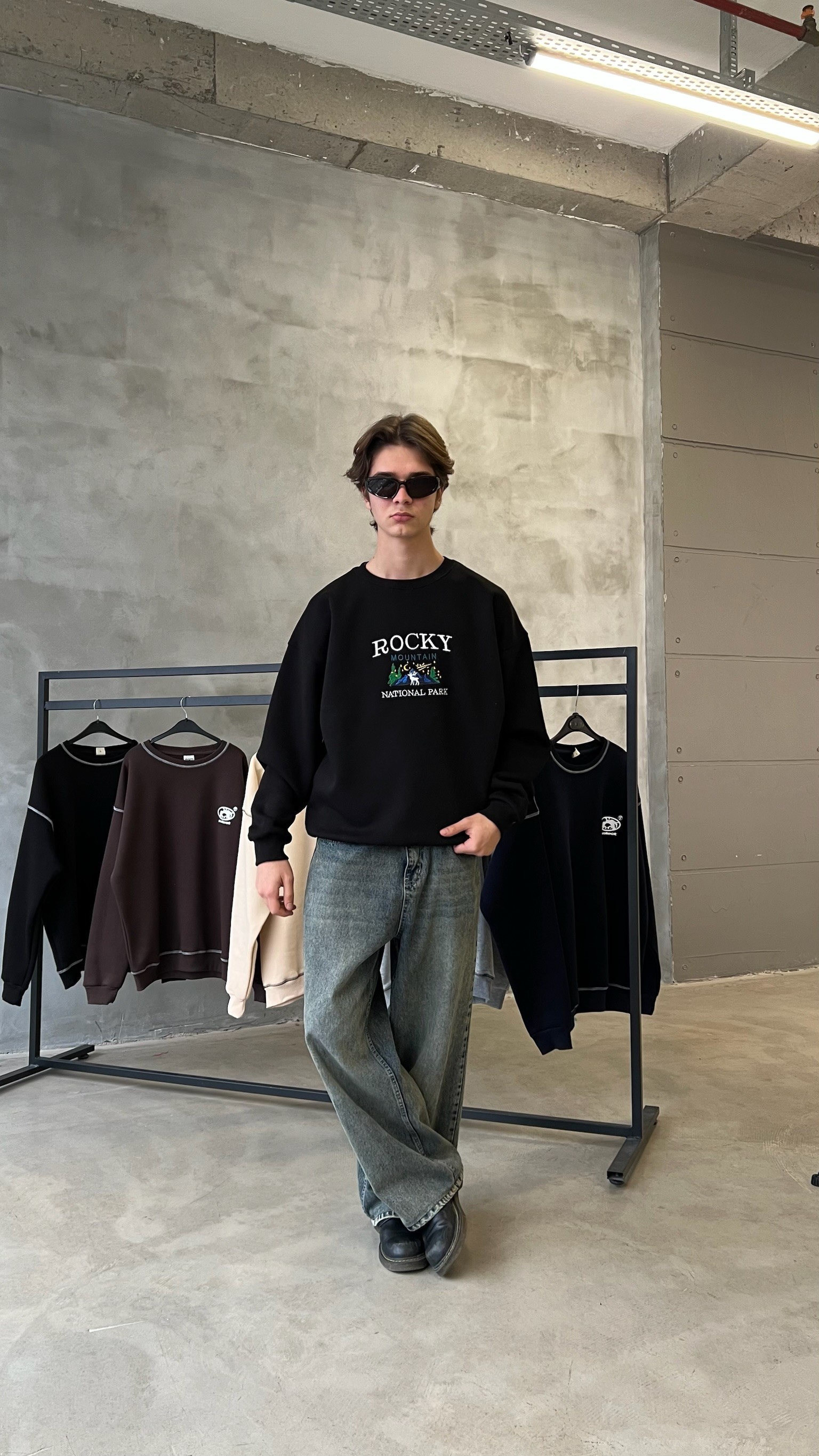 Siyah Rocky Nakış İşlemeli Oversize Sweatshirt 