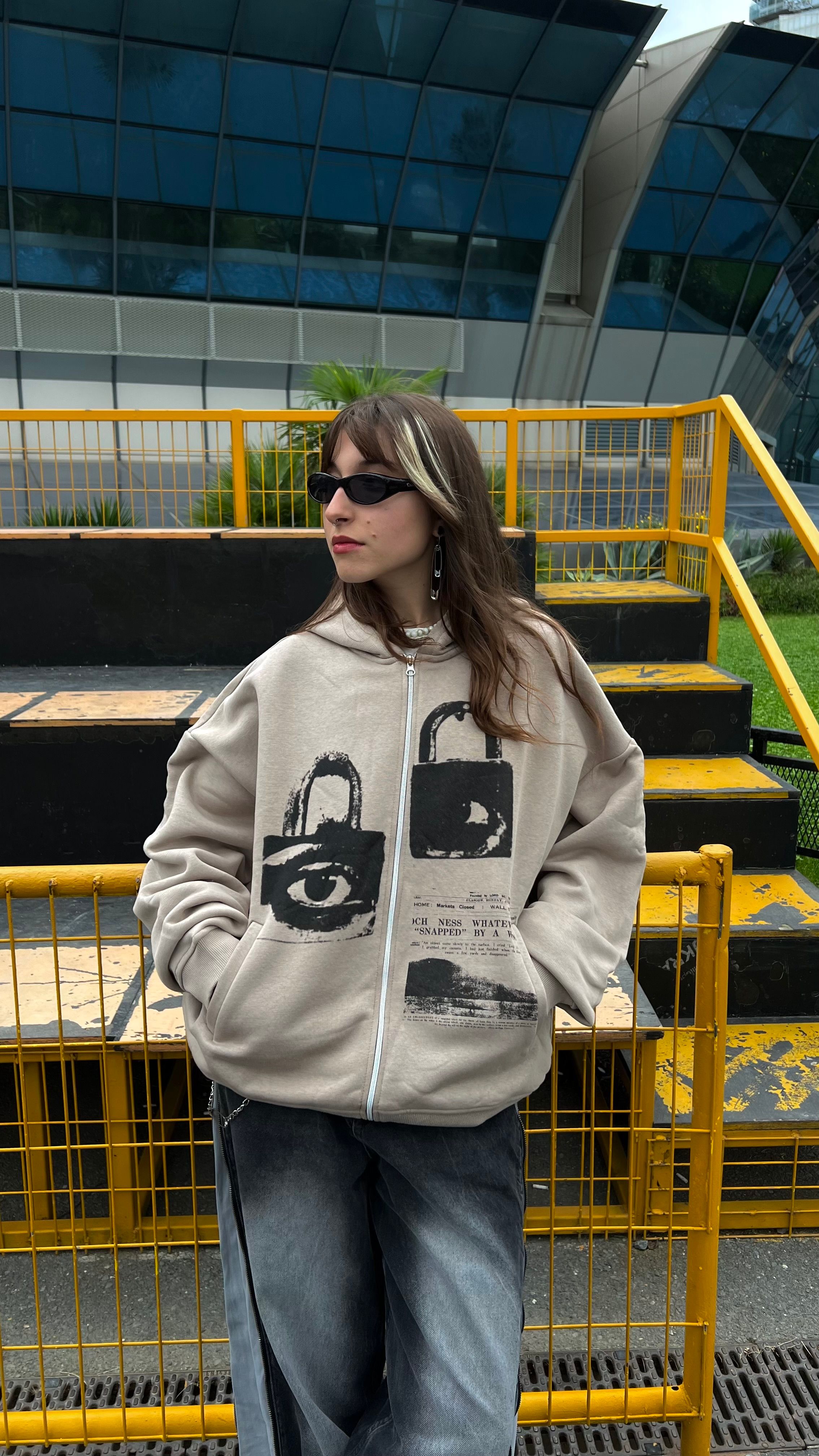 Locked Eyes Bej Oversize Zipper Hoodie 