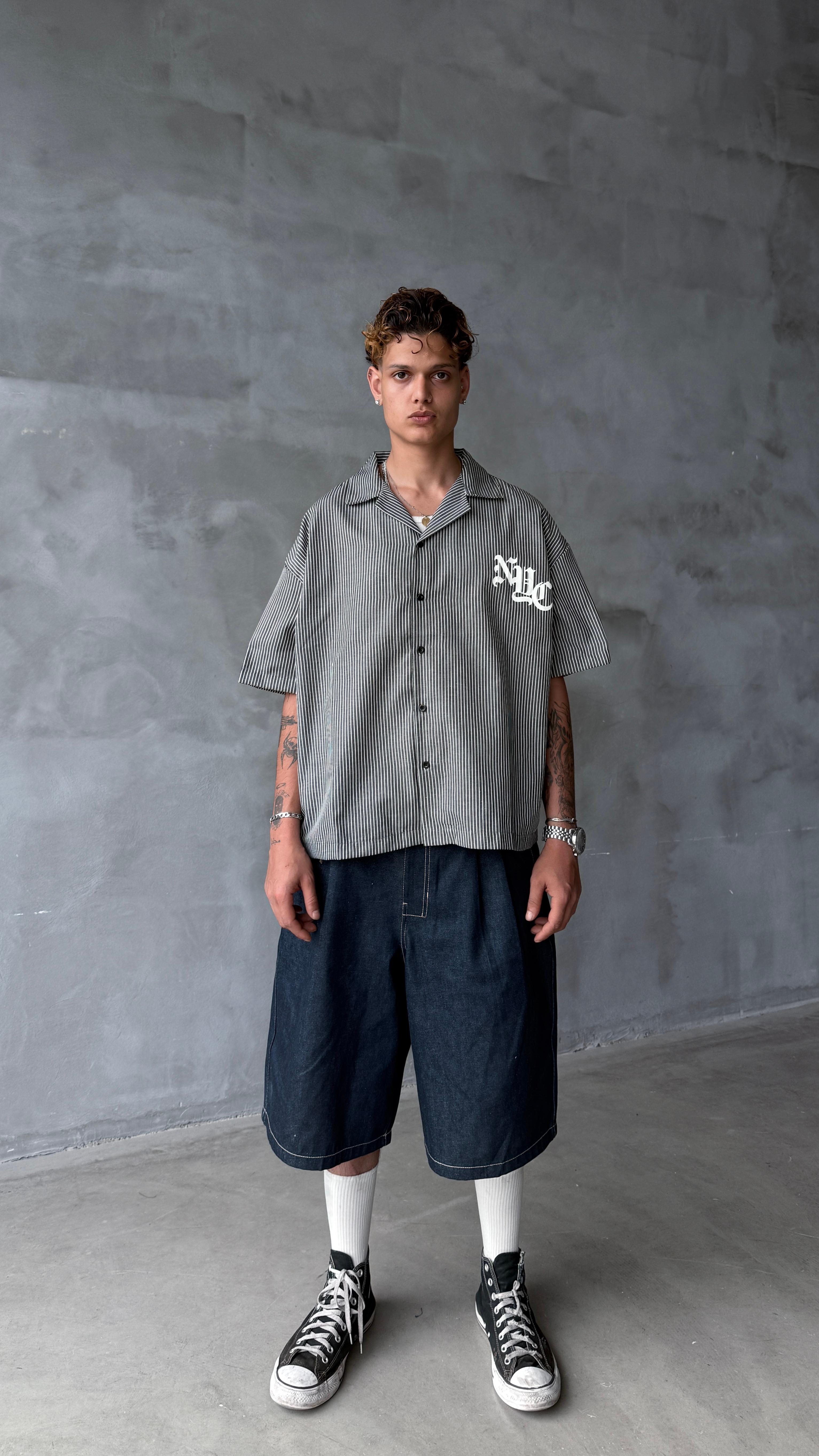 Siyah NYC Çizgili Oversize Gömlek