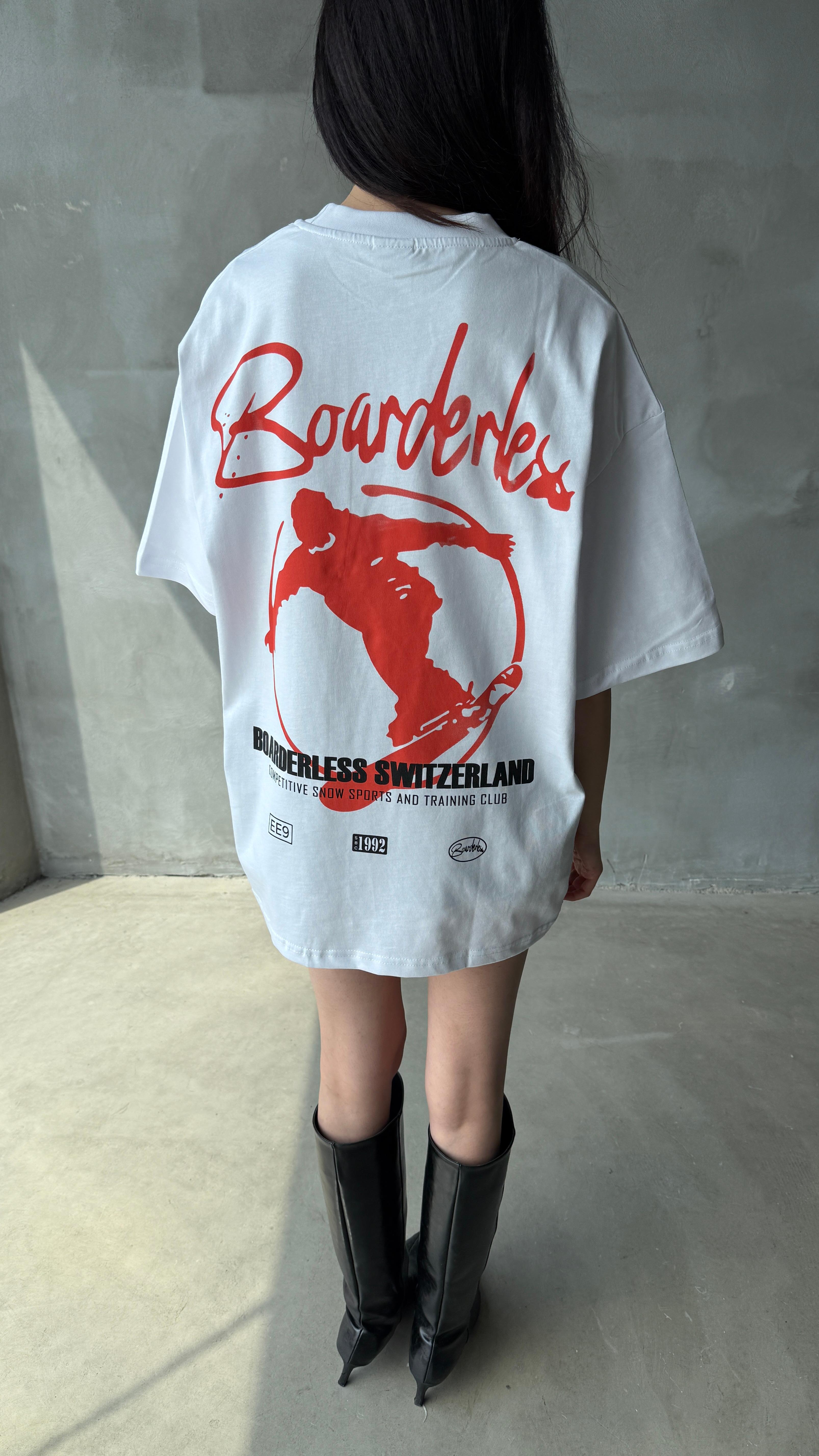 Boarderless Beyaz Oversize Tişört 