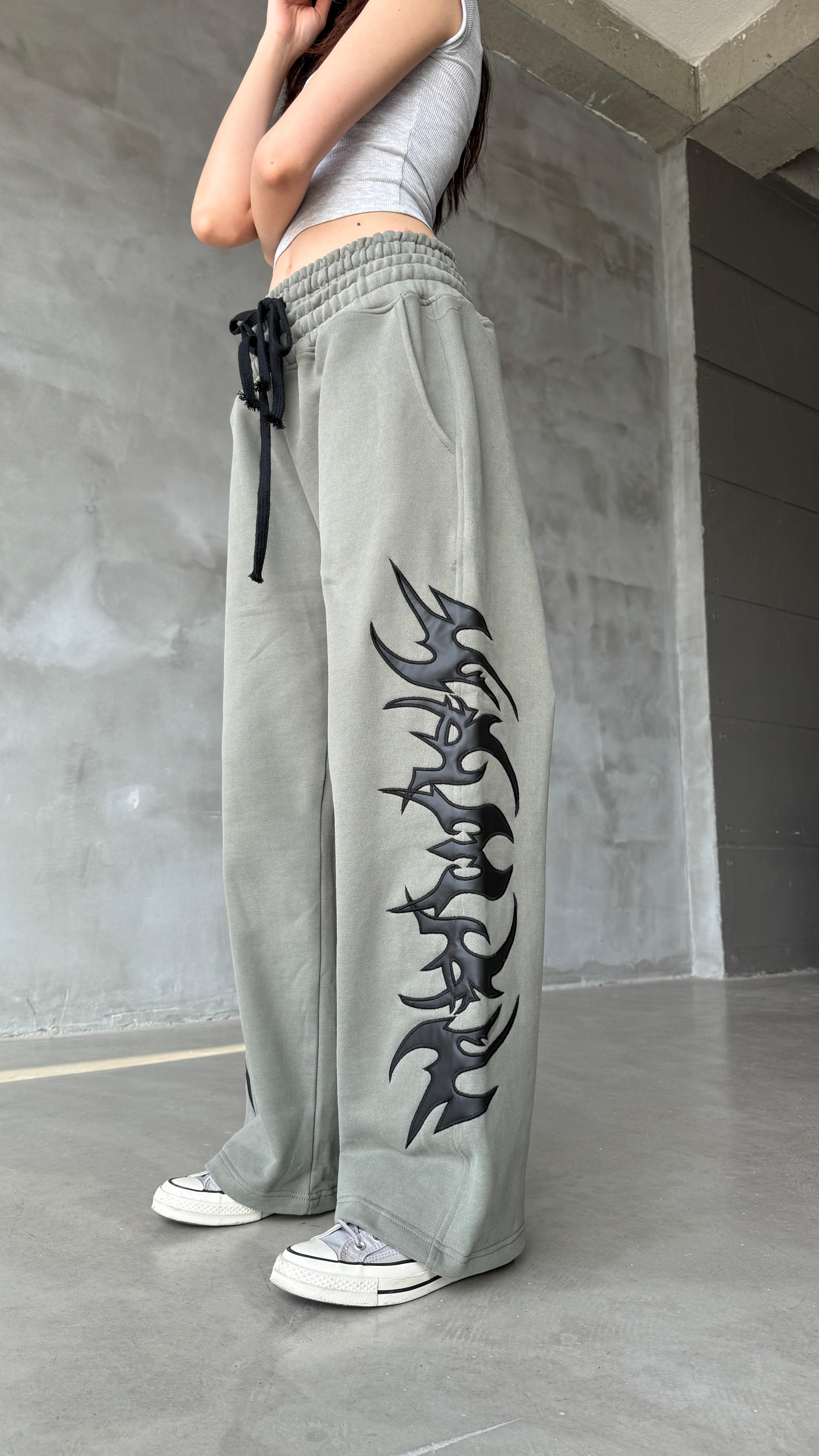 Haki Tribal Deri Detay Double Waist Premium Baggy Sweatpant 
