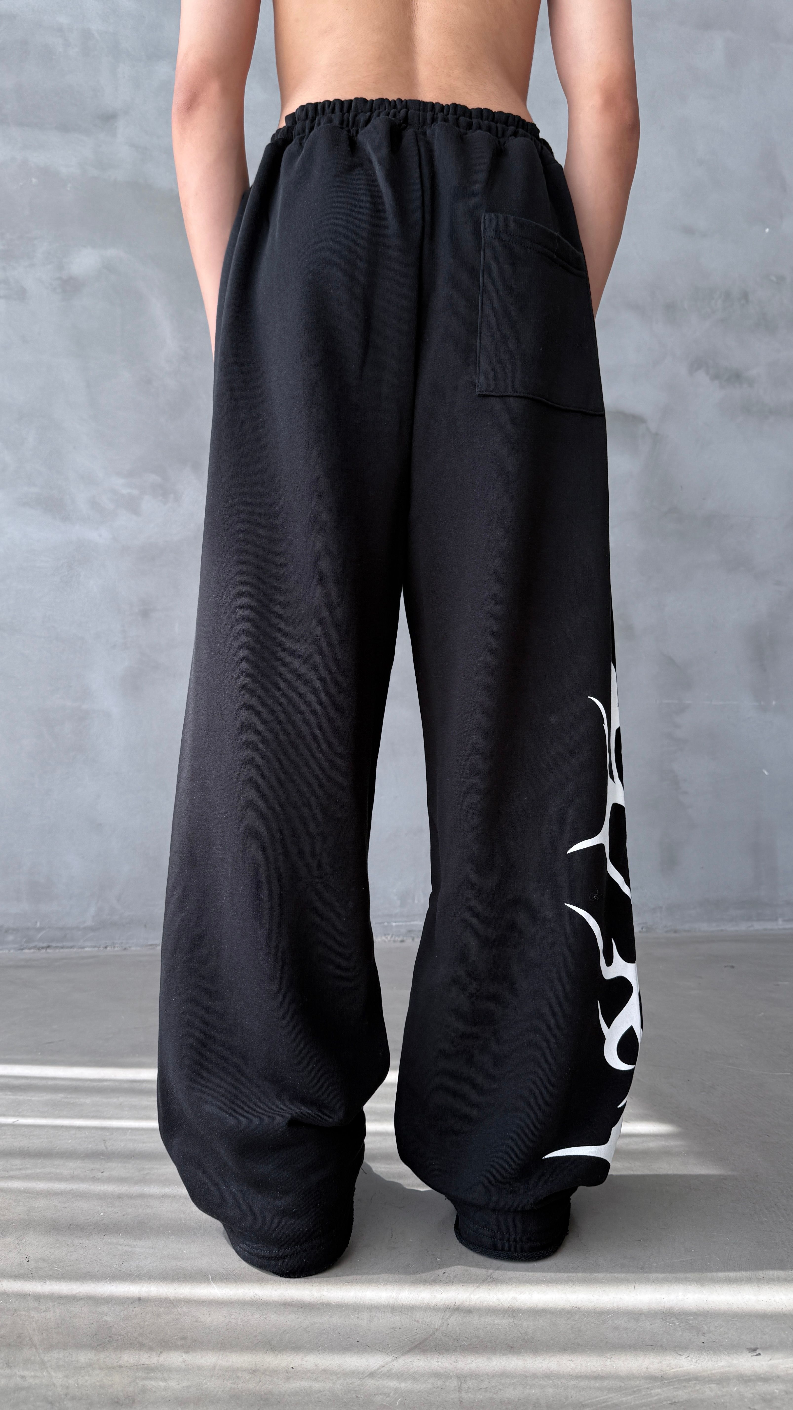 Siyah Mevsimlik Tribal Baskılı Baggy Eşofman