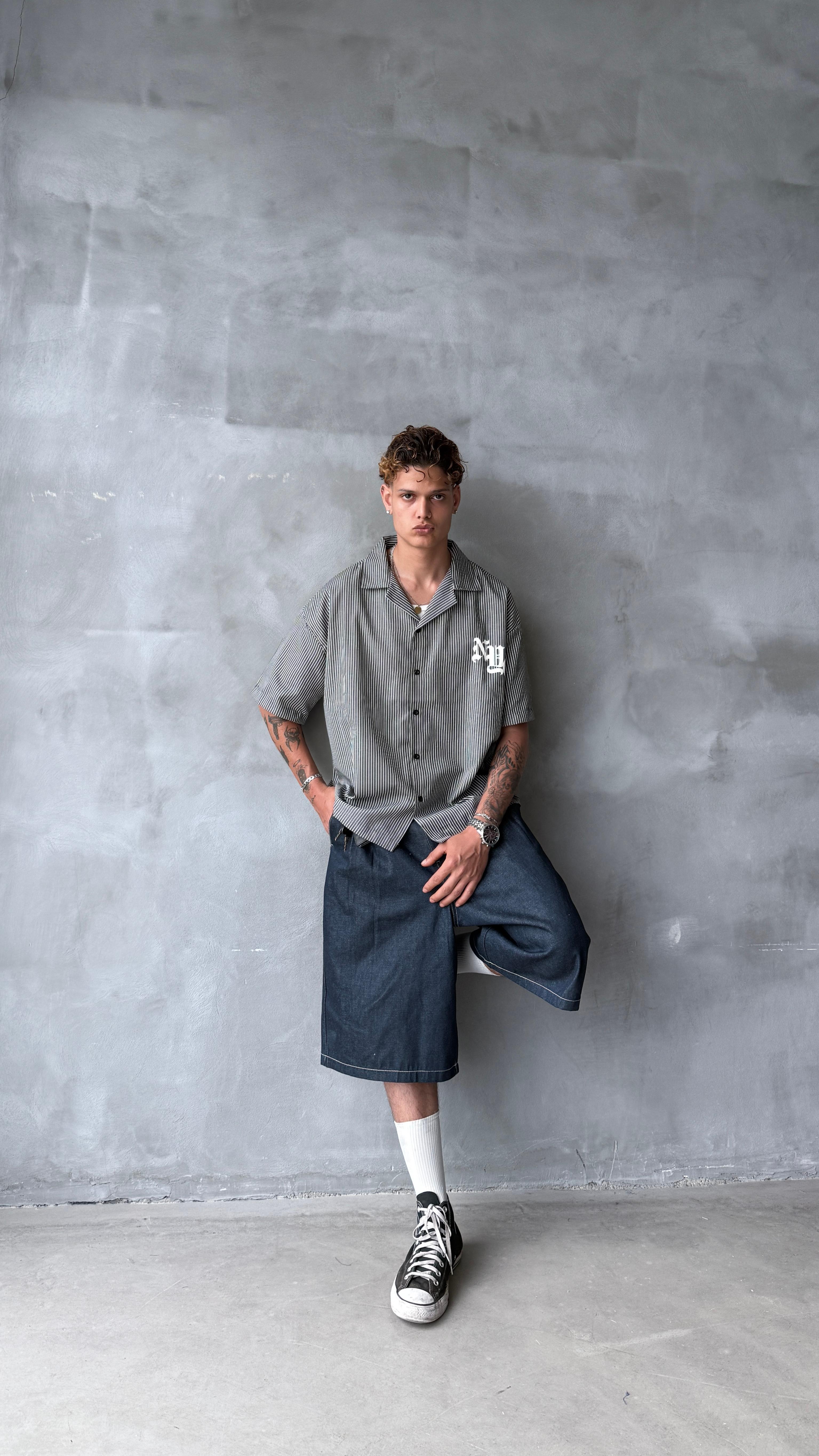 Siyah NYC Çizgili Oversize Gömlek