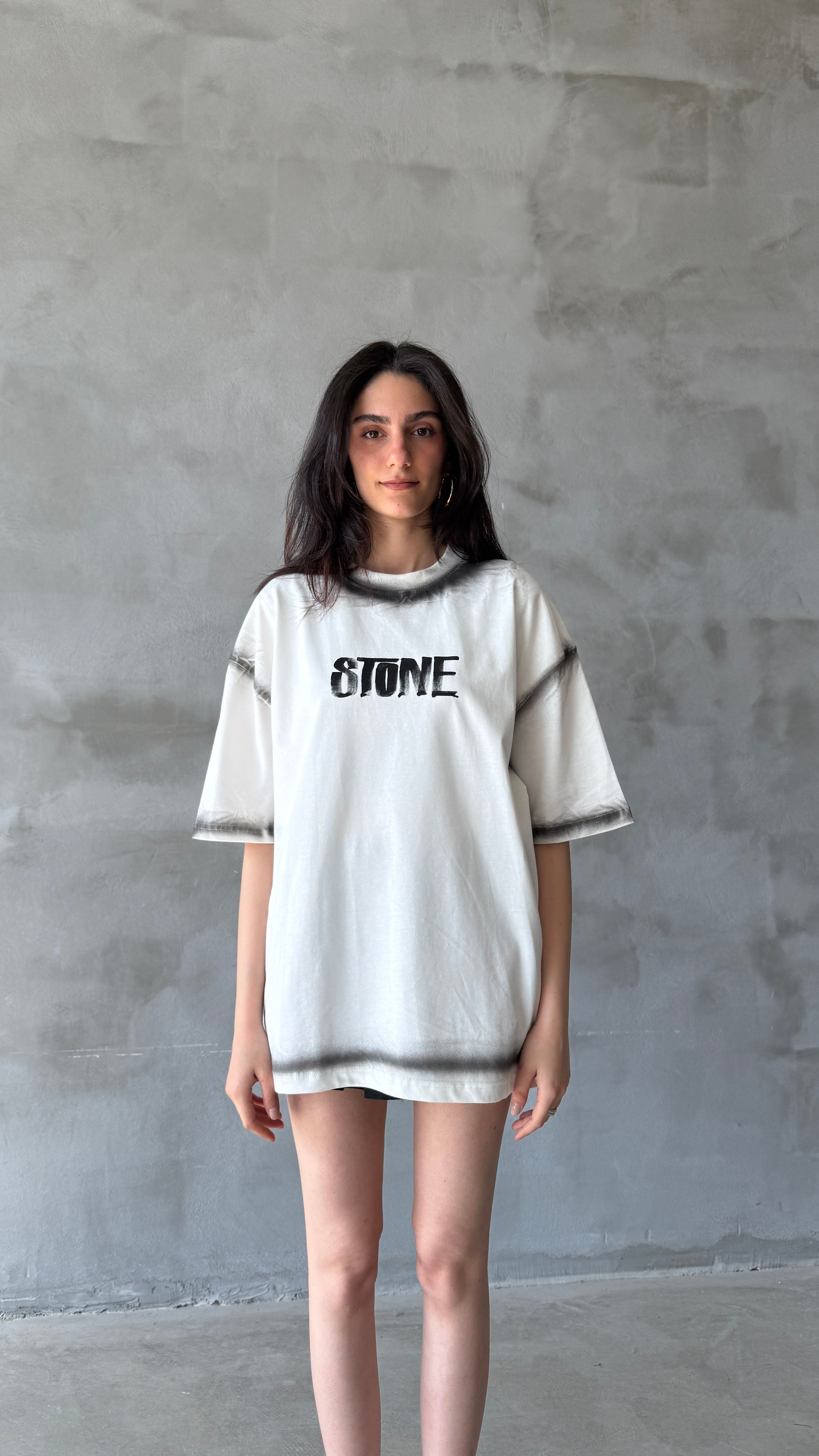Beyaz Stone Sprey Yıkamalı Oversize Tişört