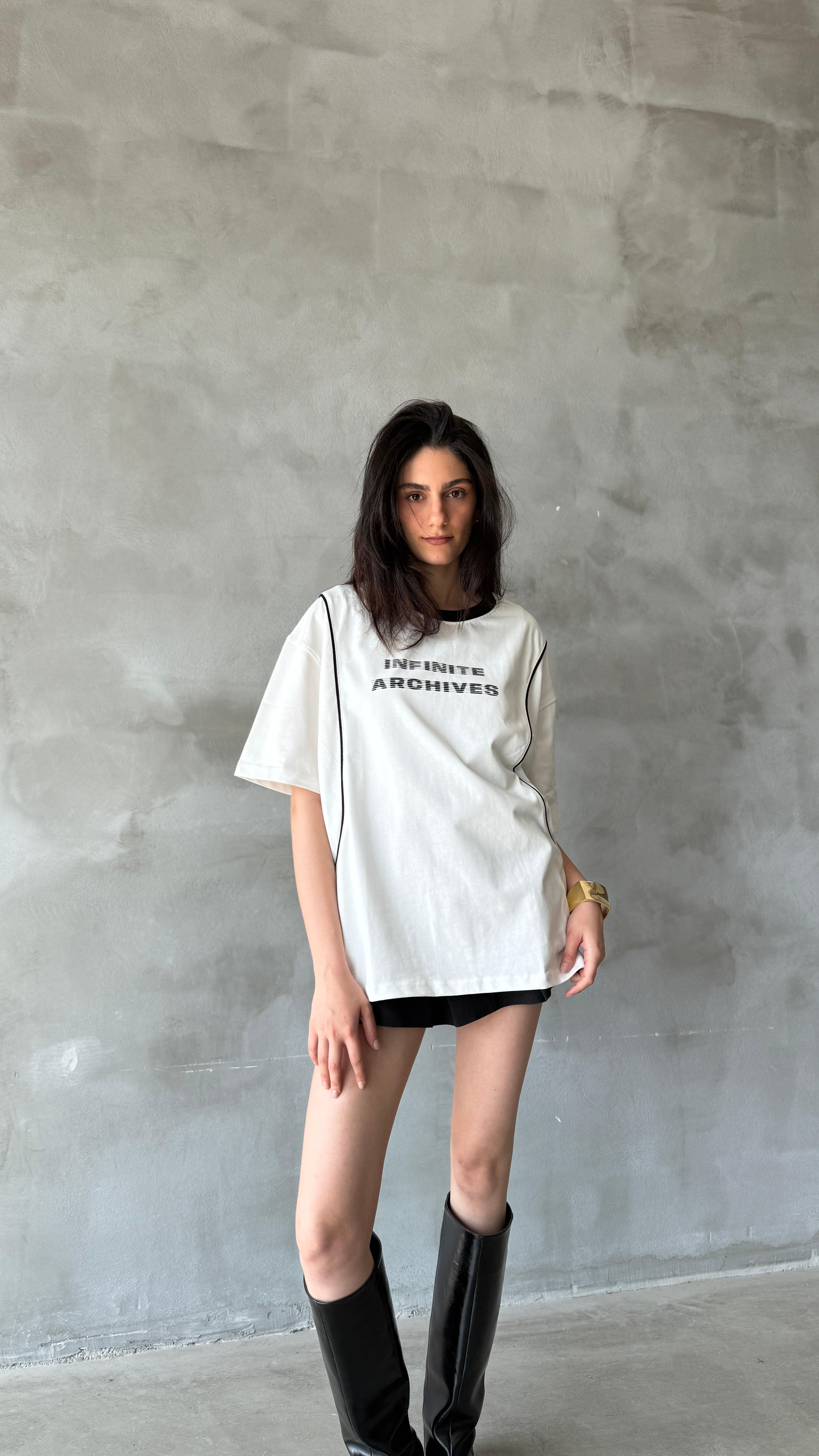 İnfinite Archives Beyaz Oversize Tişört 