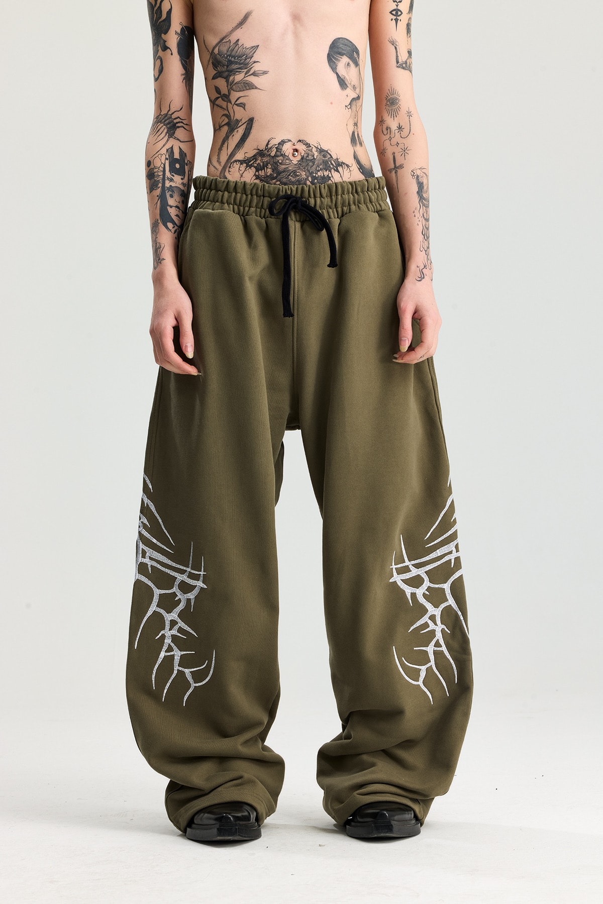 Haki Bones Nakış Detay Premium Yıkamalı Baggy Sweatpant 