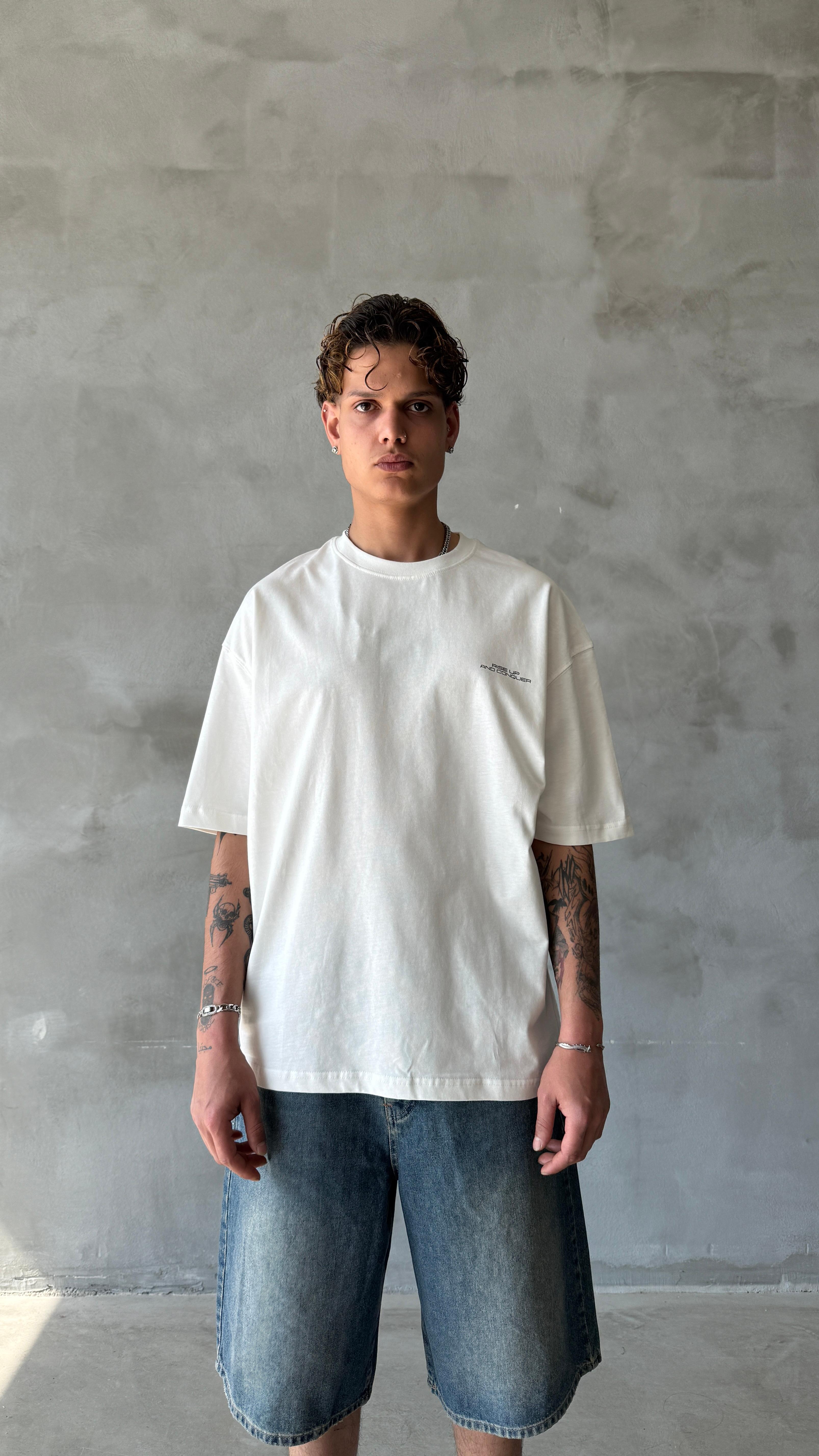 Beyaz Rise Up Oversize Tişört 