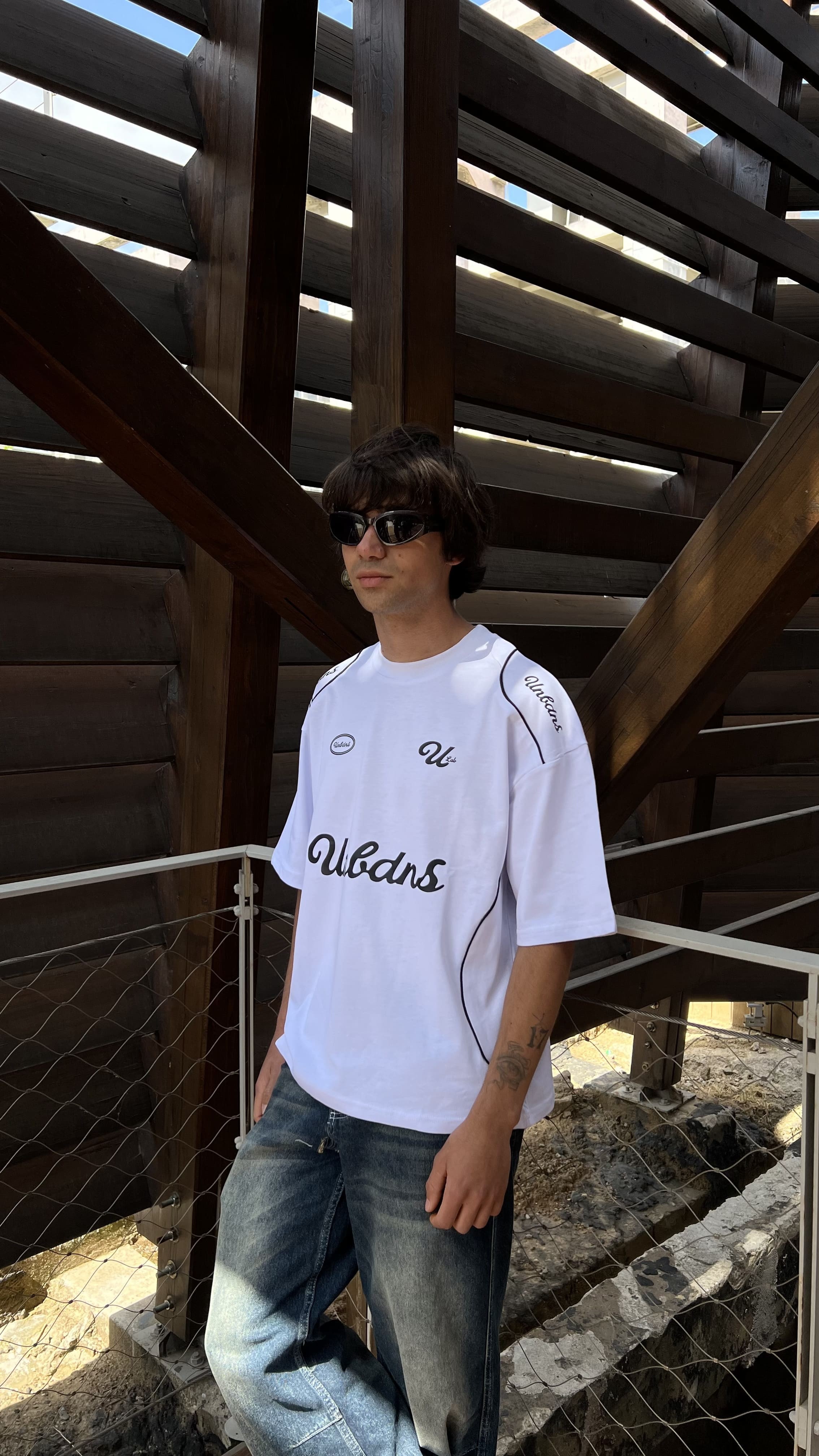 Unldns Beyaz Şerit Detay Oversize Tişört 