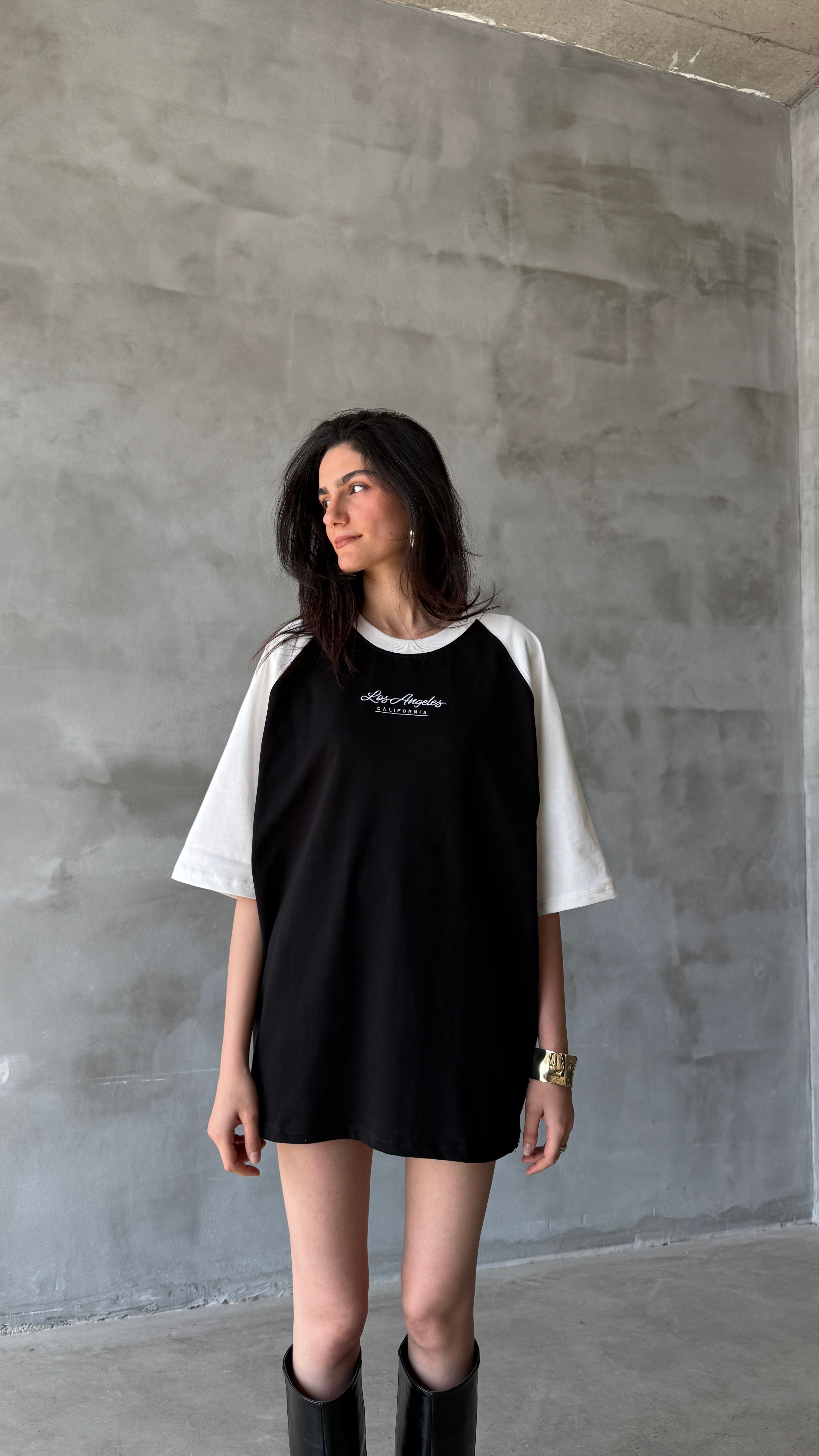 Los Angeles Siyah Reglan Kol Oversize Tişört 