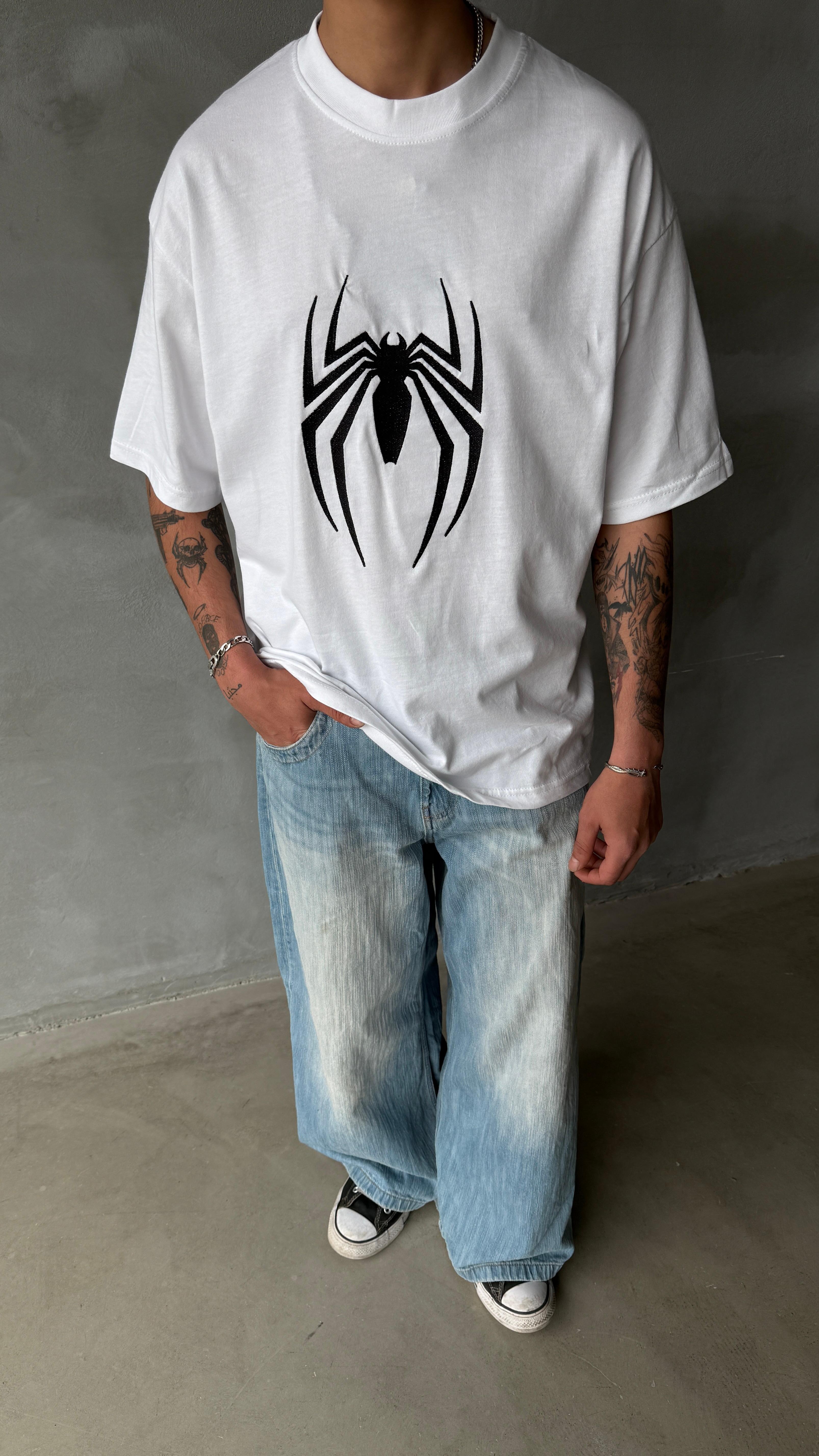 Spider Beyaz Nakış İşlemeli Oversize Tişört 