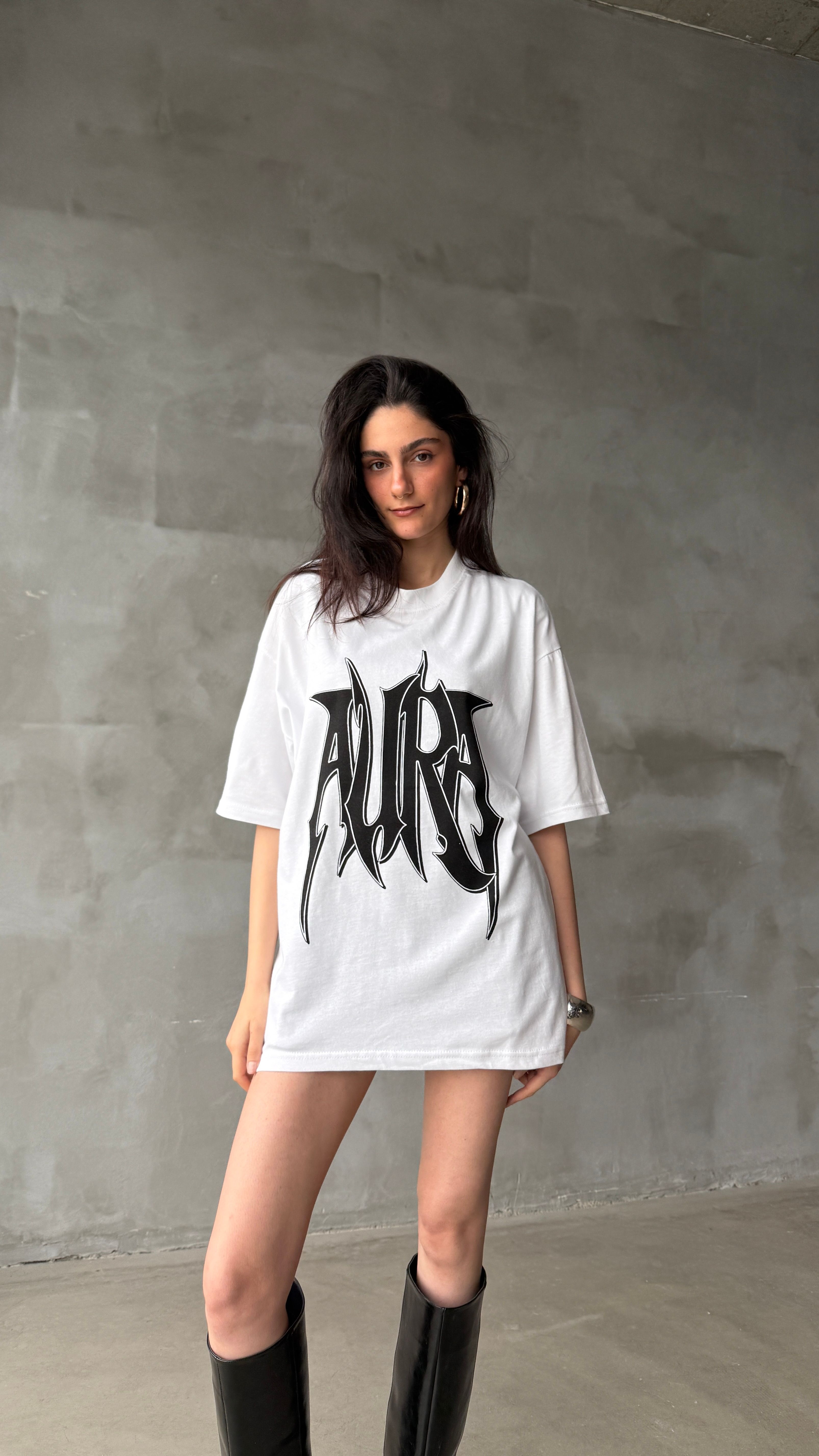 Aura Beyaz Oversize Tişört 